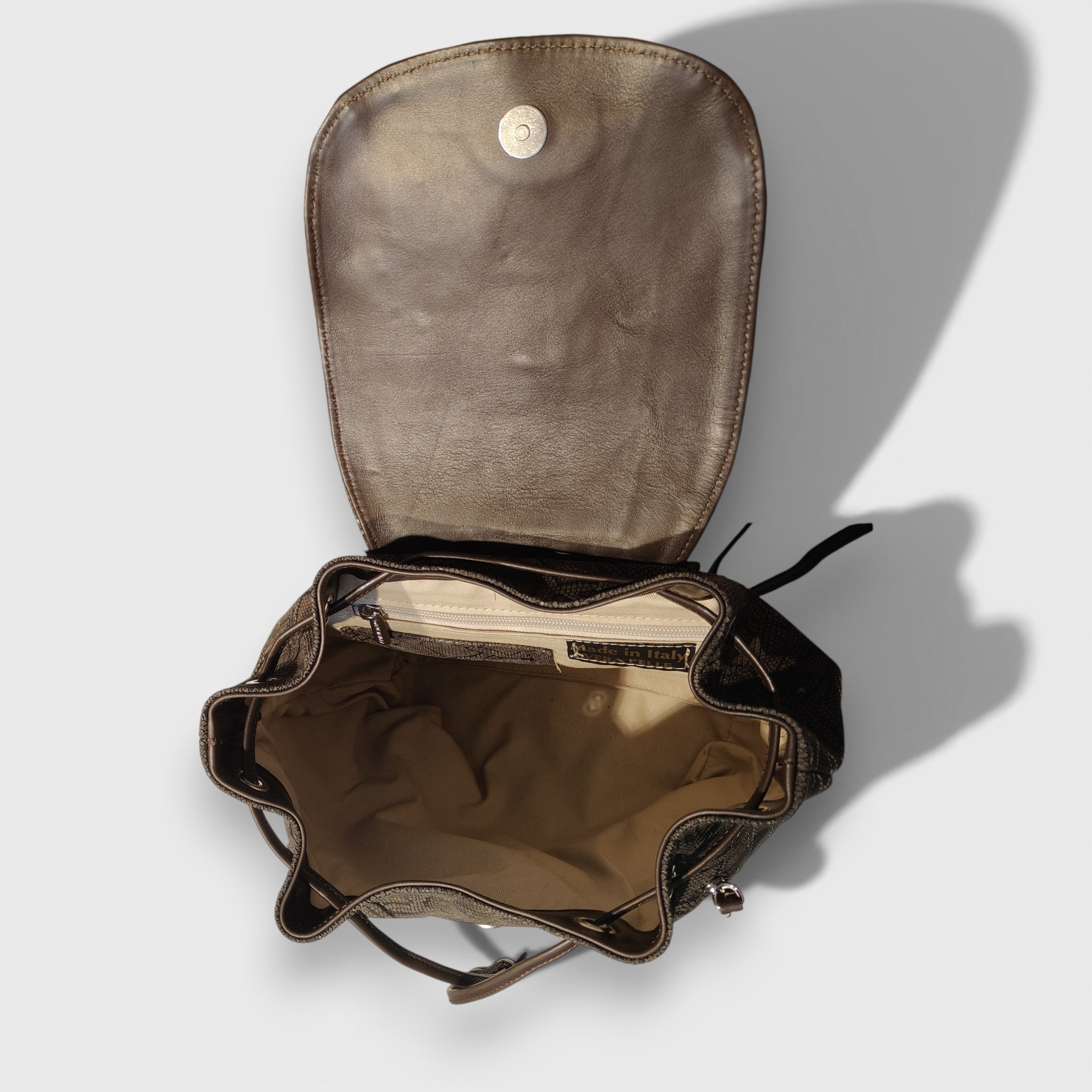 Pelletteria Pelle Nuda Milano, Artigianato Italiano, Vera pelle, Negozio borse donna, Zaino Tappo marrone