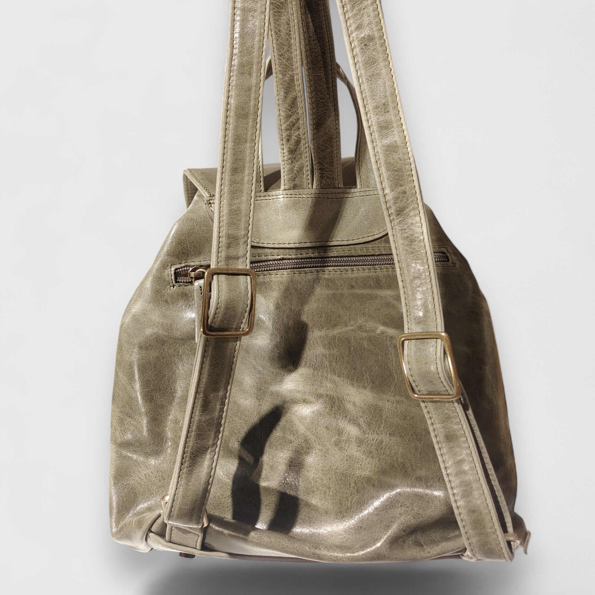 Pelletteria Pelle Nuda Milano, Artigianato Italiano, Vera pelle, Negozio borse donna uomo, Zaino tappo