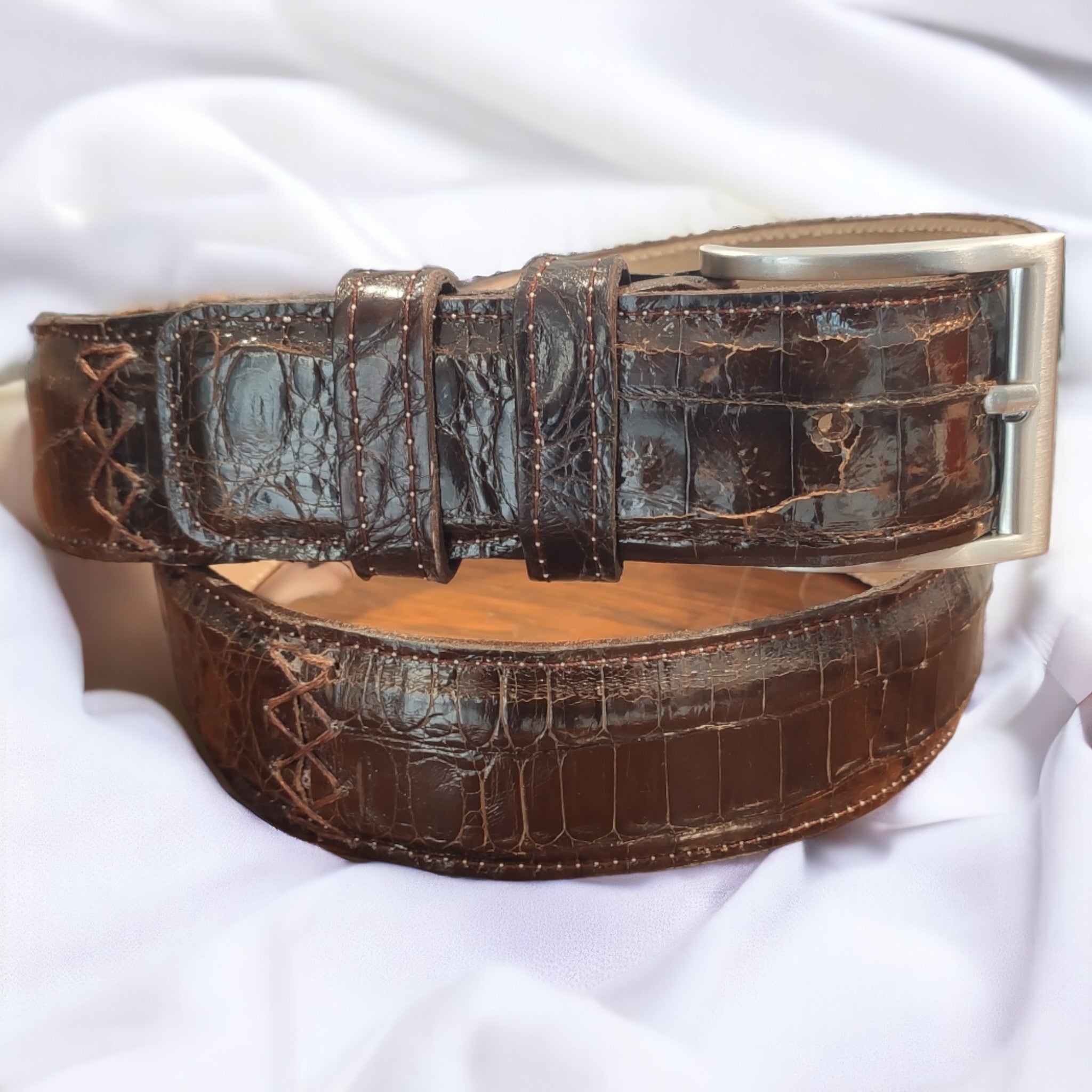 Pelletteria Pelle Nuda Milano, Artigianato italiano, vera pelle, cintura coccodrillo