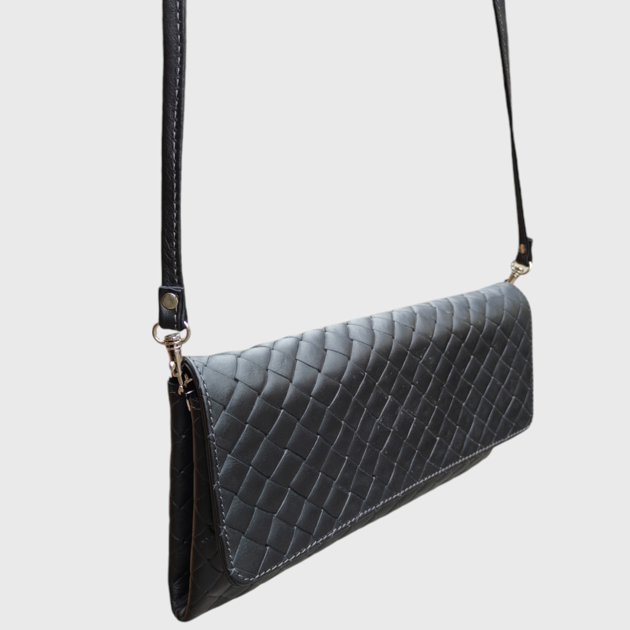 Pelletteria Pelle Nuda Milano, artigianato italiano, Tracolla donna, vera pelle, clutch nera