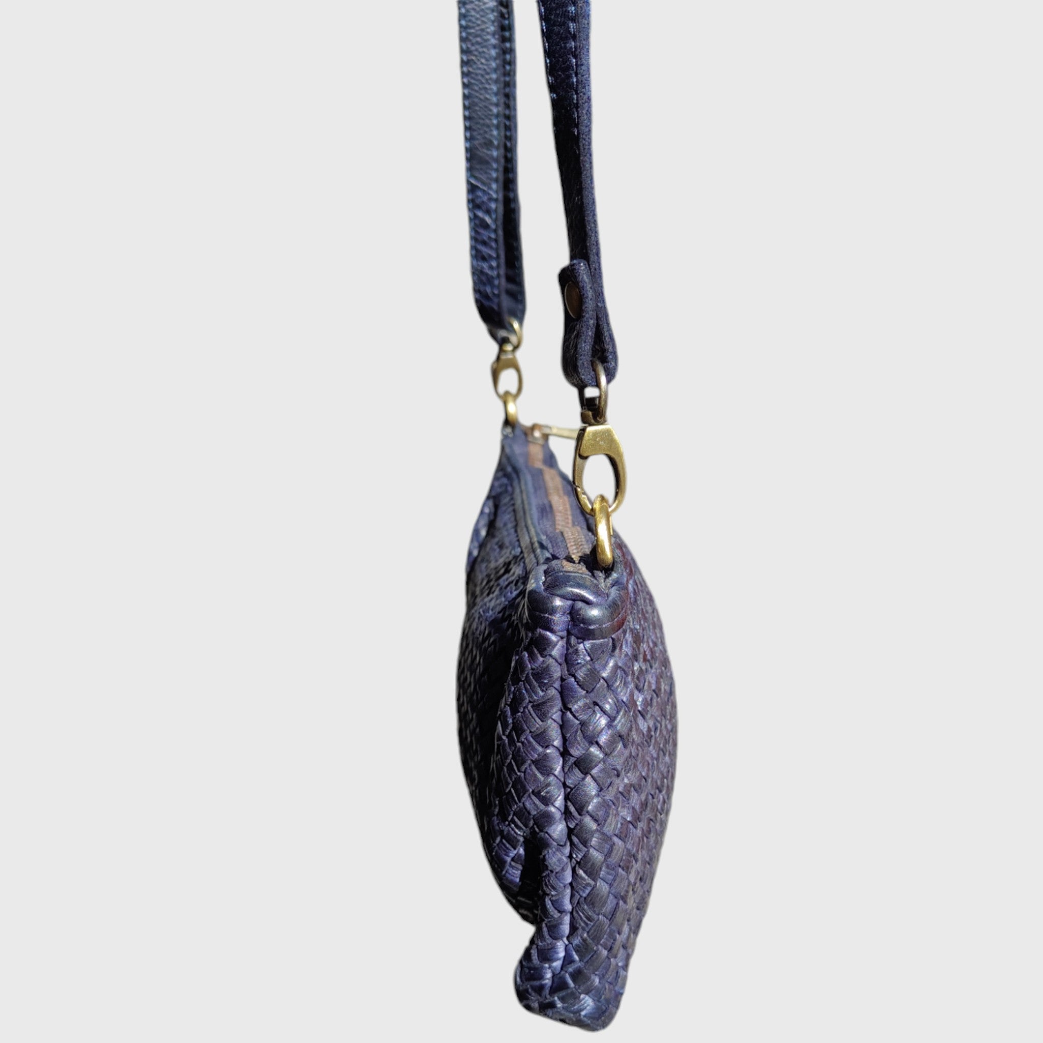 Pelletteria Pelle Nuda Milano, Artigianato italiano, vera pelle, borsa donna, tracolla intrecciata blu