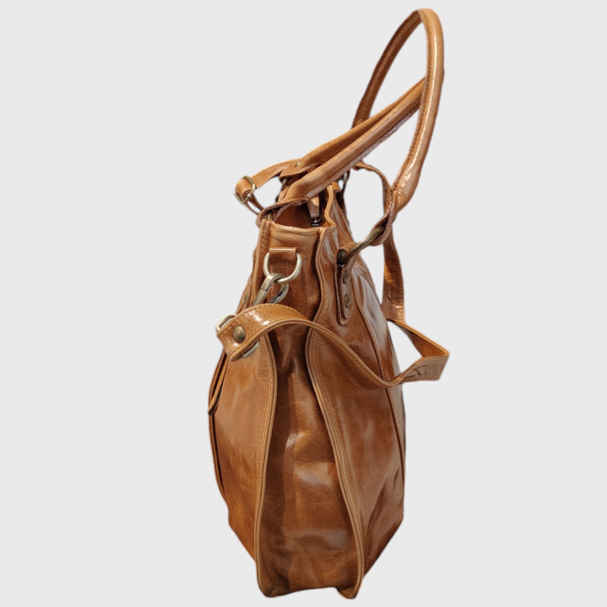 Pelletteria Pelle Nuda Milano, artigianato italiano, borsa donna, vera pelle, Lavinia miele