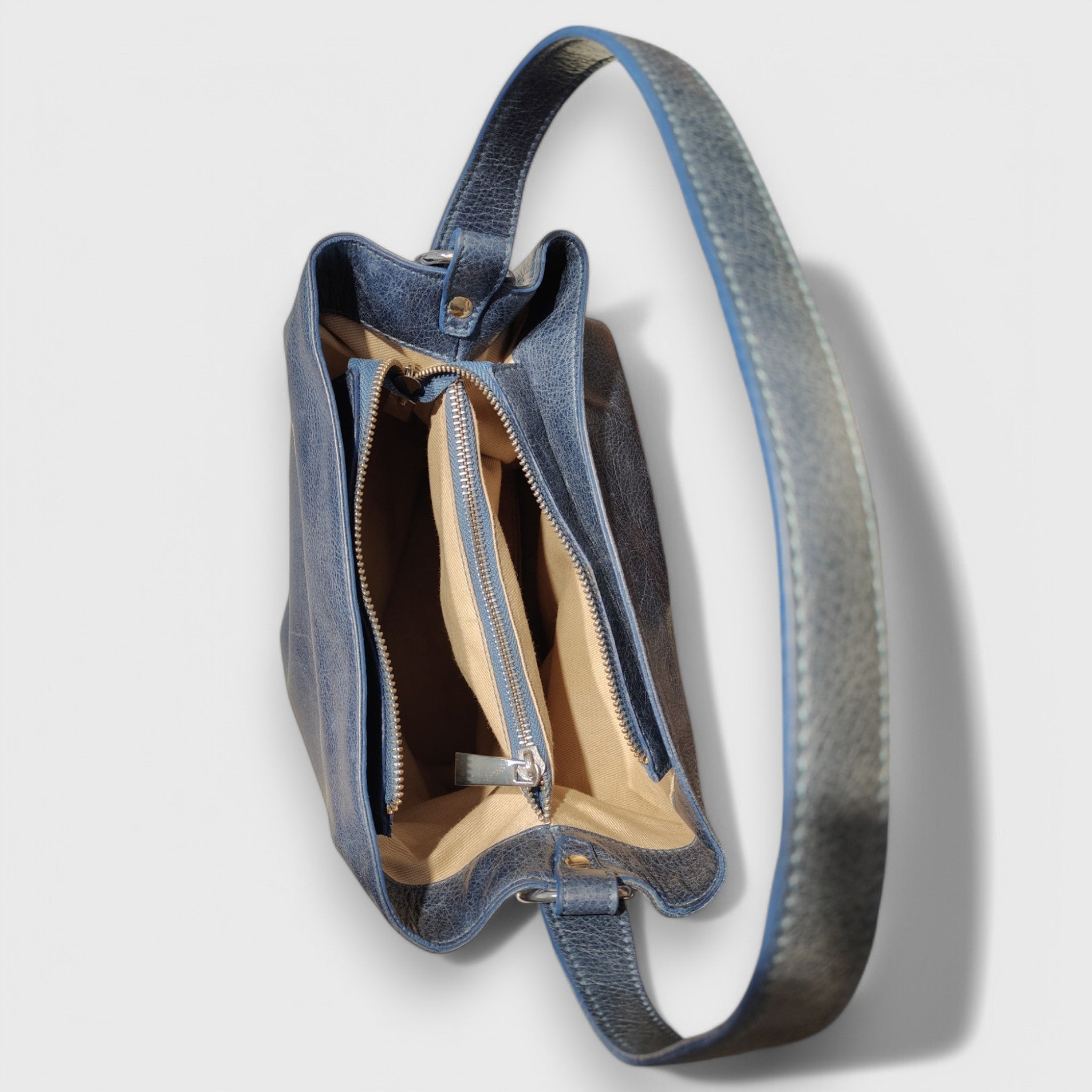 Pelletteria Pelle Nuda Milano, Vera pelle, Negozio borsa donna, artigianato italiano, Matilde blu