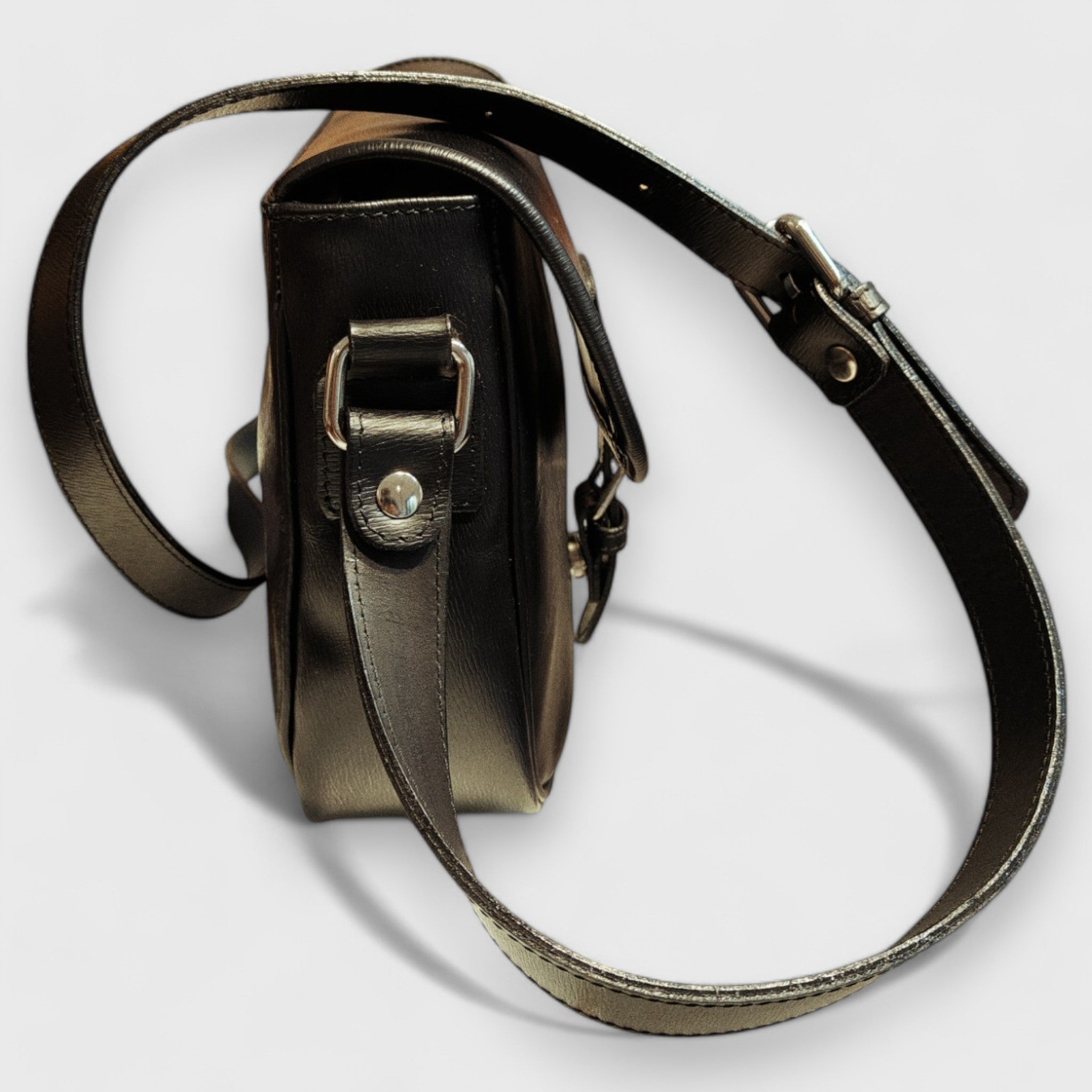 Pelletteria Pelle Nuda Milano, artigianato italiano, vera pelle, Negozio borse donna, Tolfa nero