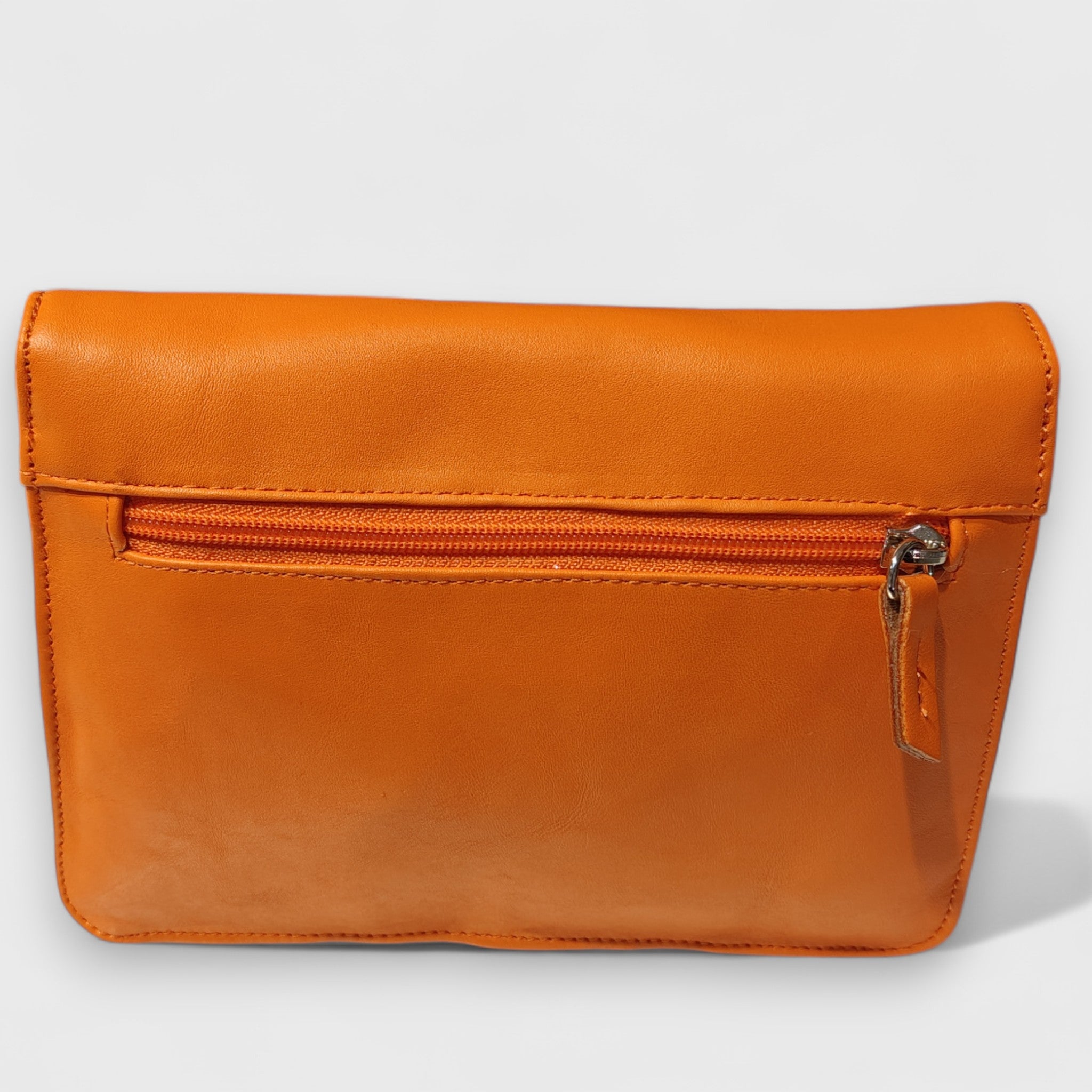 Pelletteria Pelle Nuda Milano, Artigianato Italiano, Vera pelle, Negozio borse donna, tre soffietti arancione