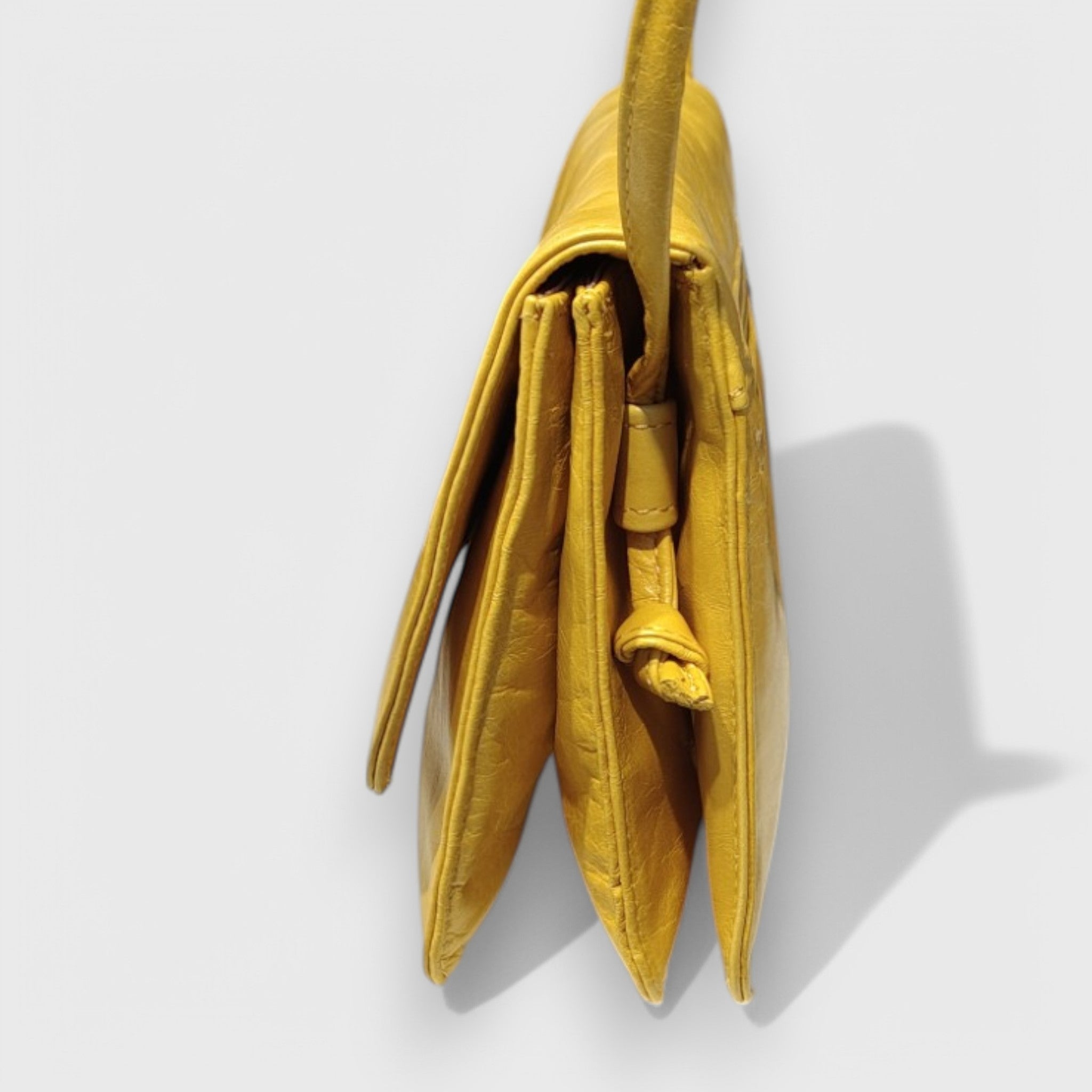 Pelletteria Pelle Nuda Milano, Artigianato italiano, Negozio borse donna, Vera pelle, Tre soffietti giallo