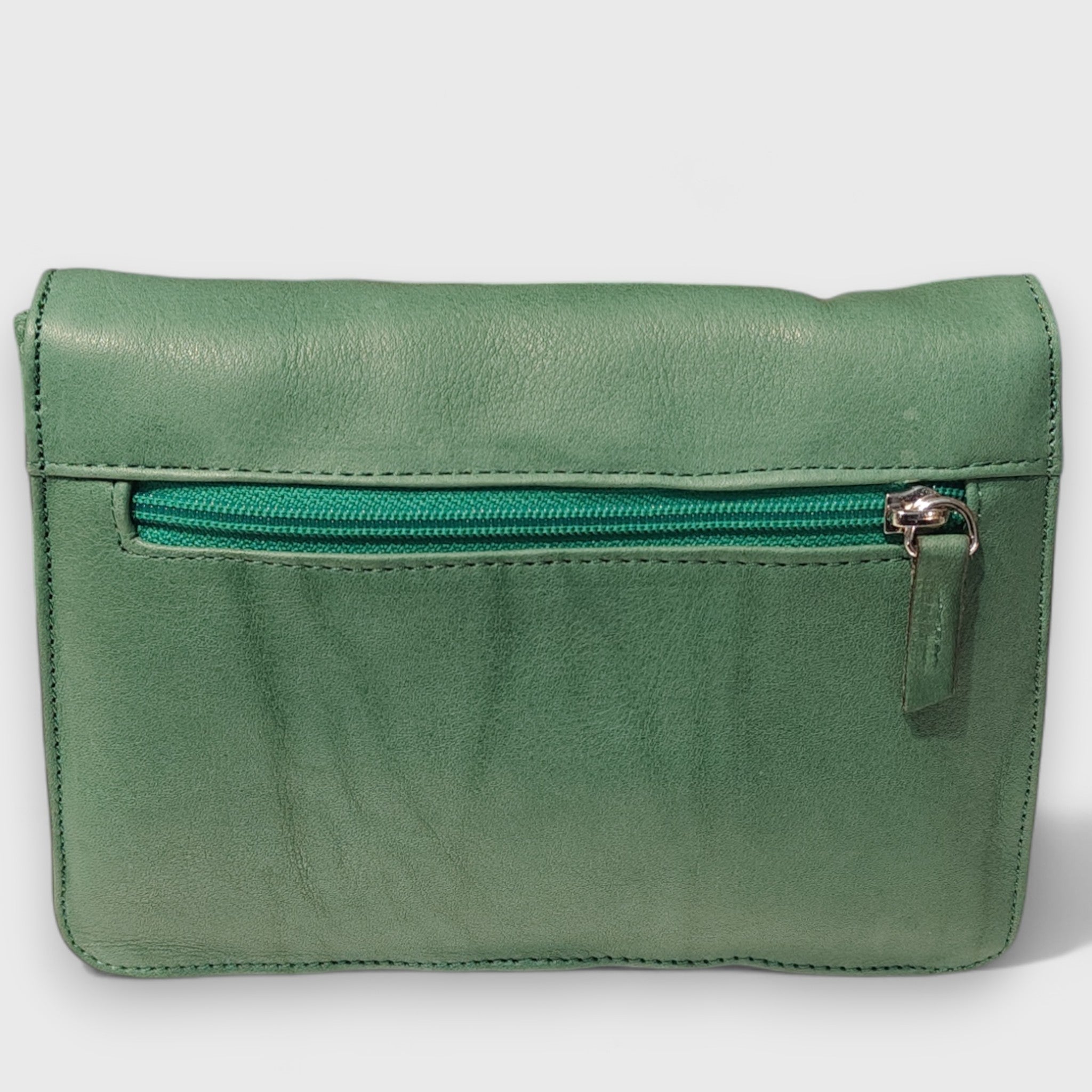 Pelletteria Pelle Nuda Milano, Artigianato Italiano, Vera pelle, Negozio borse donna, tre soffietti verde