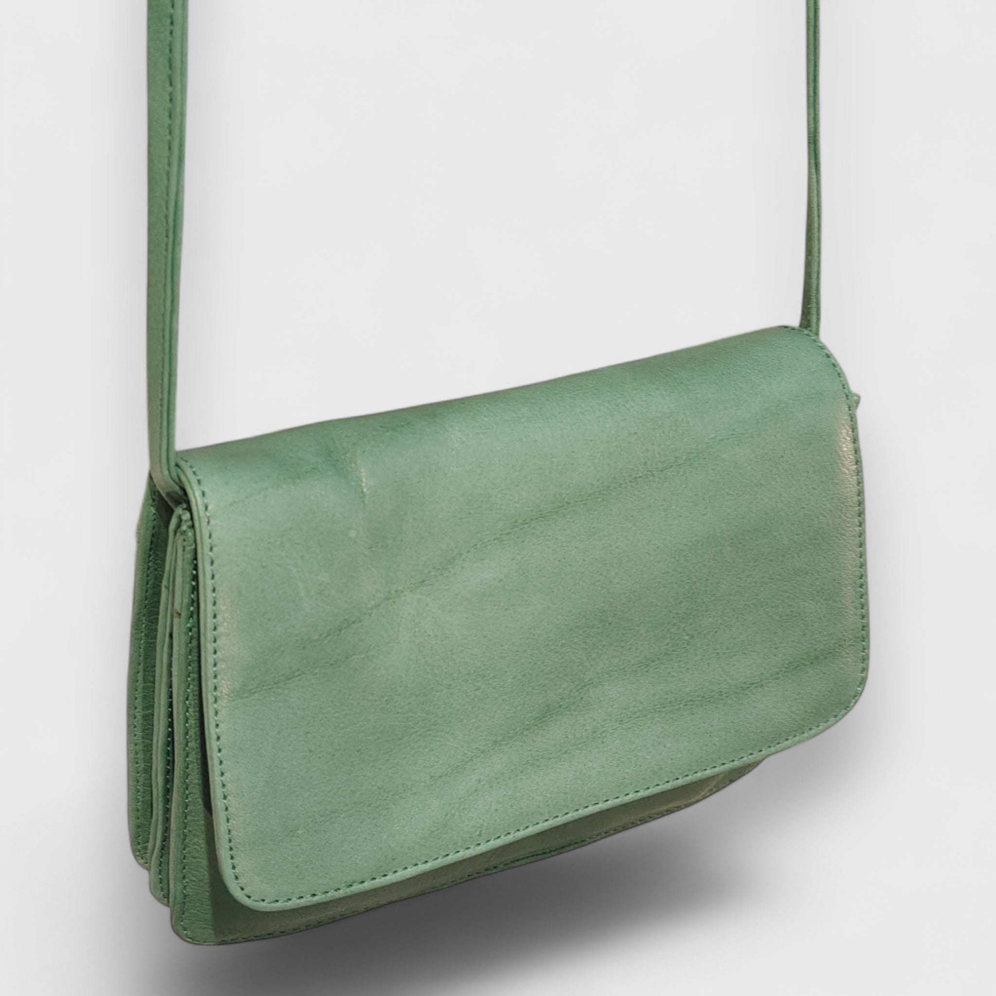 Pelletteria Pelle Nuda Milano, Artigianato Italiano, Vera pelle, Negozio borse donna, tre soffietti verde