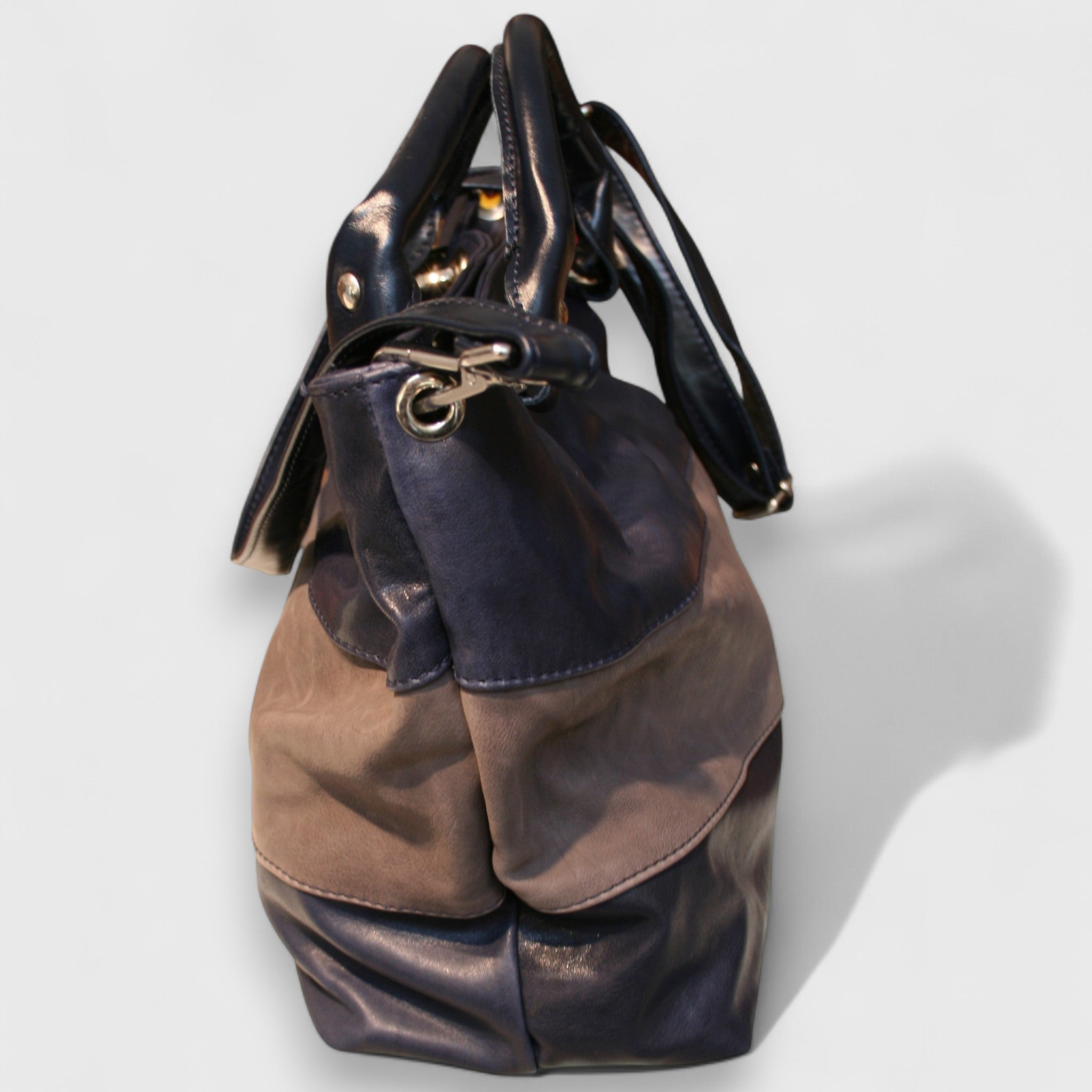 Pelletteria Pelle Nuda Milano, Artigianato Italiano, Vera pelle, Negozio borse donna, Tre fasce blu grigio