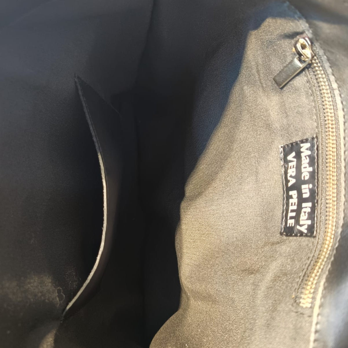 Pelletteria Pelle Nuda Milano, Vera pelle Italiana, Negozio borse donna, Agata nero