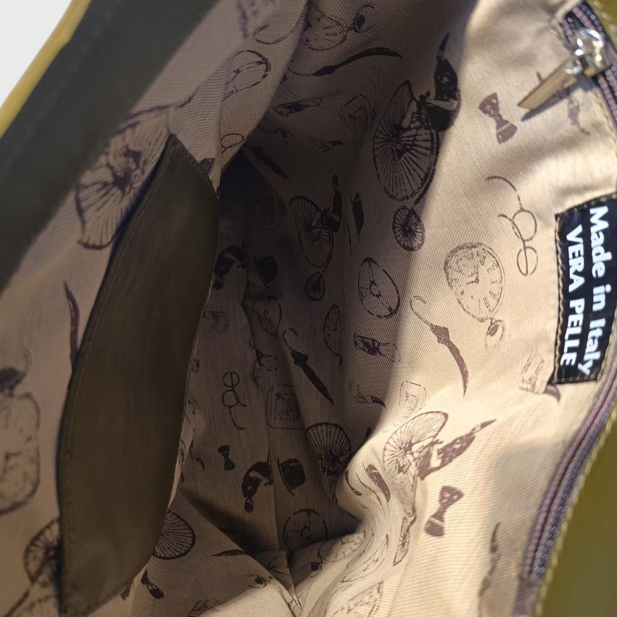 Pelletteria Pelle Nuda Milano, Vera pelle italiana, negozio borse donna, Agata verde