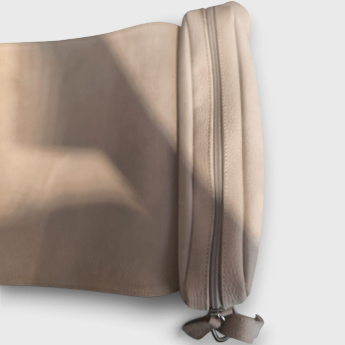 Pelletteria Pelle Nuda Milano, vera pelle italiana, Negozio borse donna, AIda nabuk beige