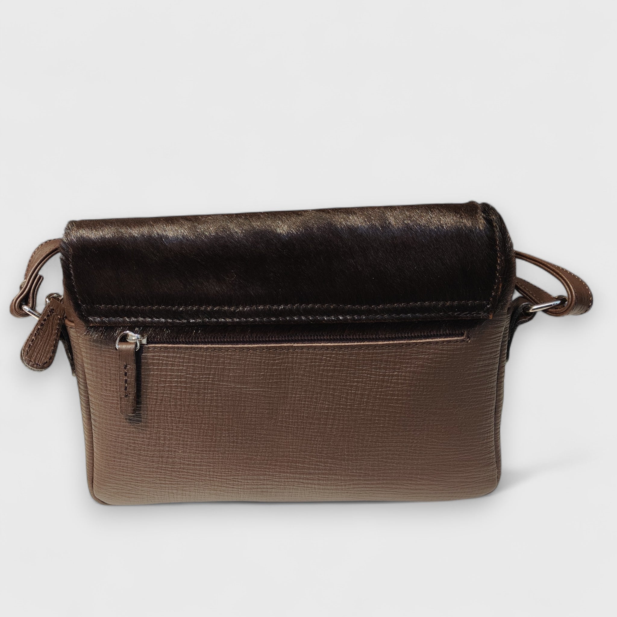 Pelletteria Pelle Nuda Milano, Artigianato Italiano, Vera pelle, Negozio borse donna, Aida marrone cavallino