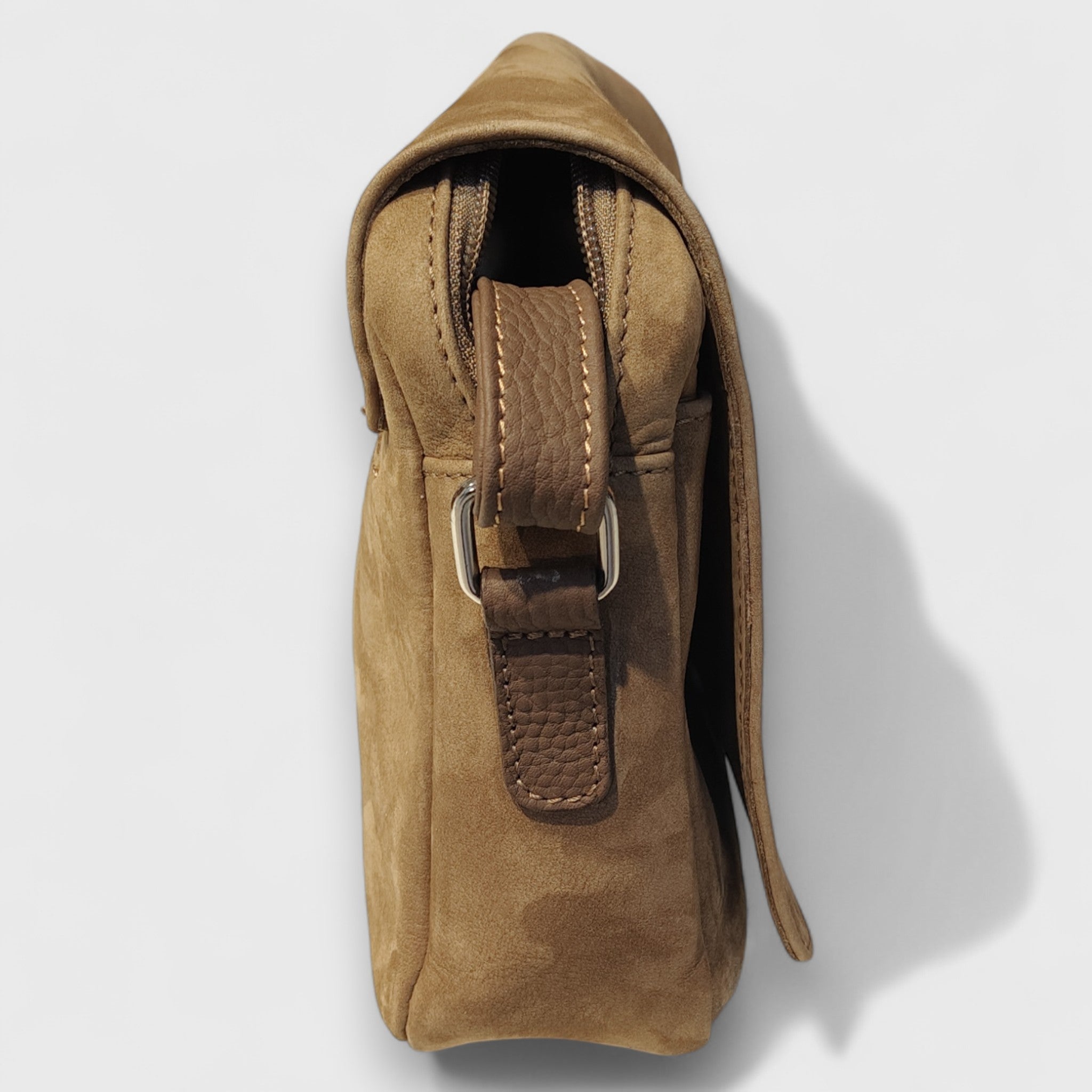 Pelletteria Pelle Nuda Milano, Artigianato Italiano, Vera pelle, Negozio borse donna, Aida marrone nabuk