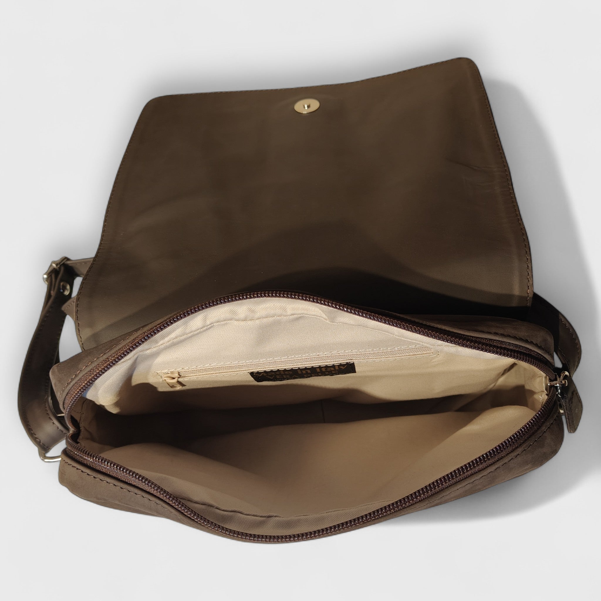 Pelletteria Pelle Nuda Milano, Artigianato Italiano, Vera pelle, Negozio borse donna, Aida nabuk marrone