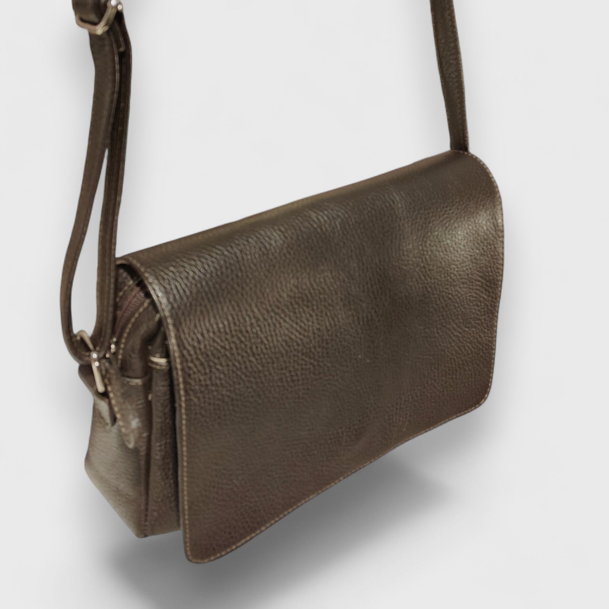 Pelletteria Pelle Nuda Milano, Artigianato Italiano, Vera pelle, Negozio borse donna, Aida marrone scuro