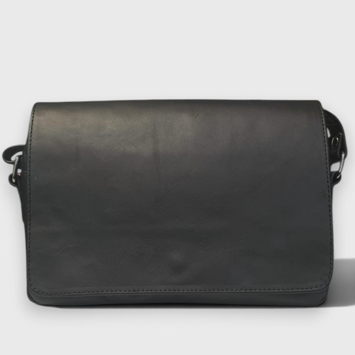 Pelletteria Pelle Nuda Milano, Vera pelle Italiana, Negozio borse donna, Aida nero opaco