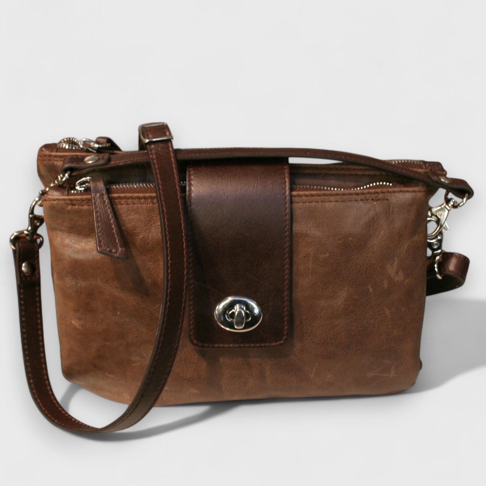 Pelletteria Pelle Nuda Milano, Artigianato Italiano, Vera pelle, Negozio borse donna, Alda Girello marrone