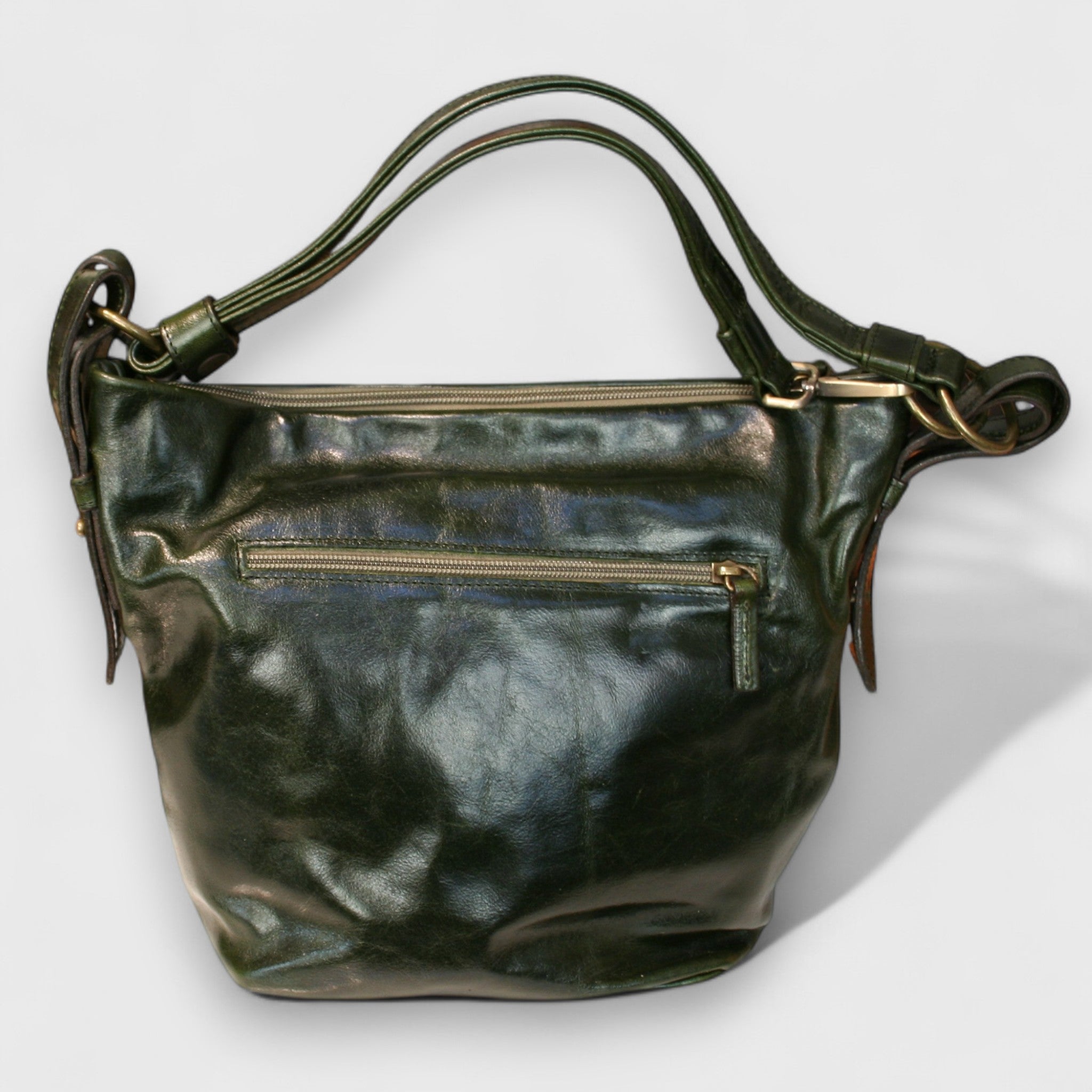 Pelletteria Pelle Nuda Milano, Artigianato Italiano, Vera Pelle, Negozio borse donna, Alessandra verde