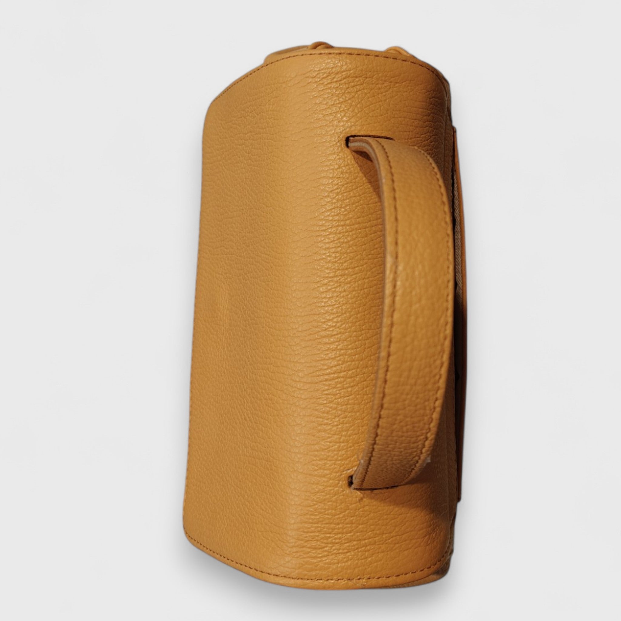 Pelletteria Pelle Nuda Milano, Artigianato Italiano, vera pelle, Negozio Borse donna, Amor arancione