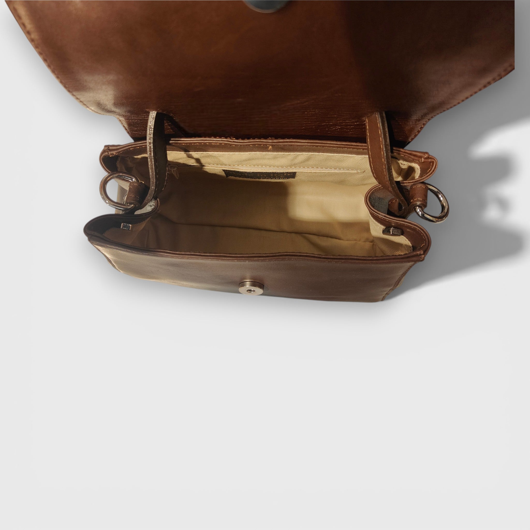 Pelletteria Pelle Nuda Milano, Artigianato Italiano, Vera pelle, Negozio borse donna, Amor marrone