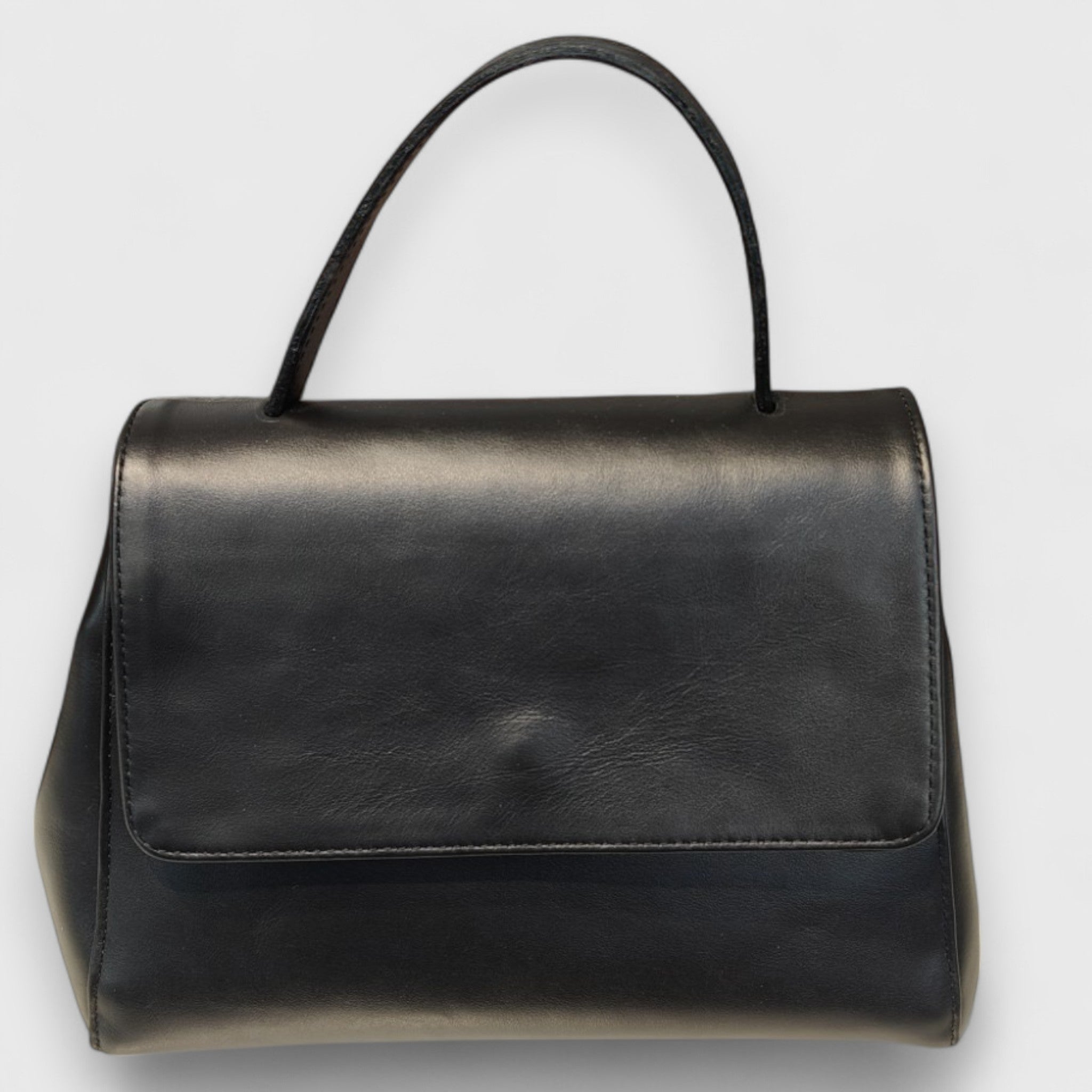 AMOR in pelle colore nero