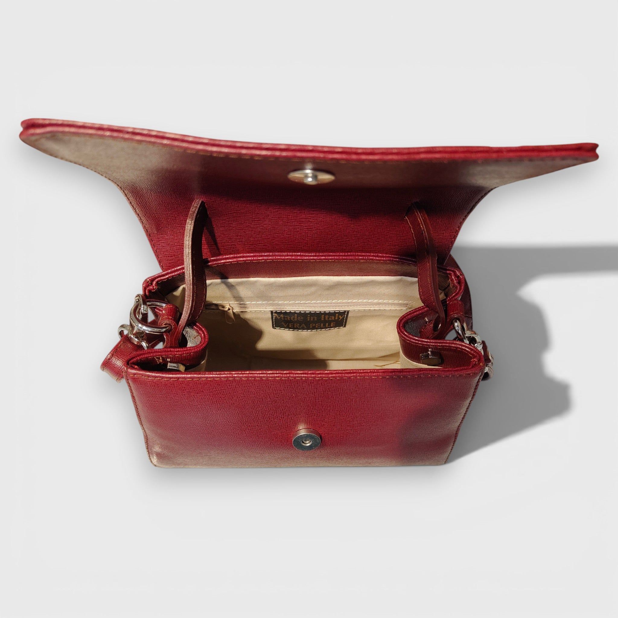 Pelletteria Pelle Nuda Milano, Artigianato Italiano, Vera pelle, Negozio borse donna, Amor rosso scuro