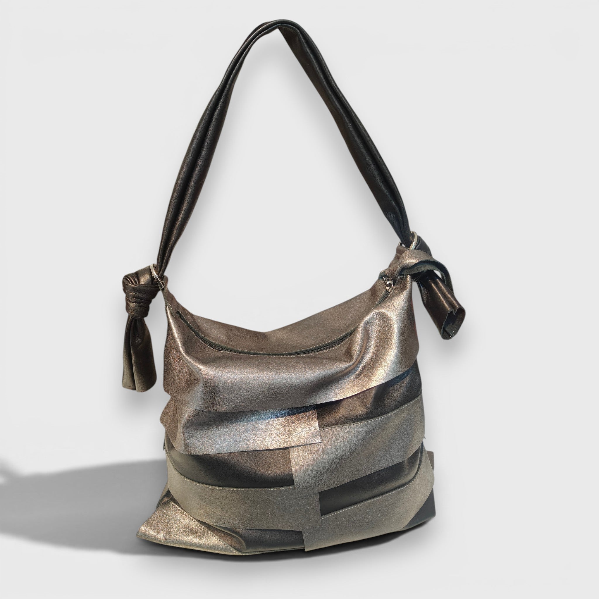 Pelletteria Pelle Nuda Milano, Vera pelle italiana, Negozio borse donna, Aria argento nero