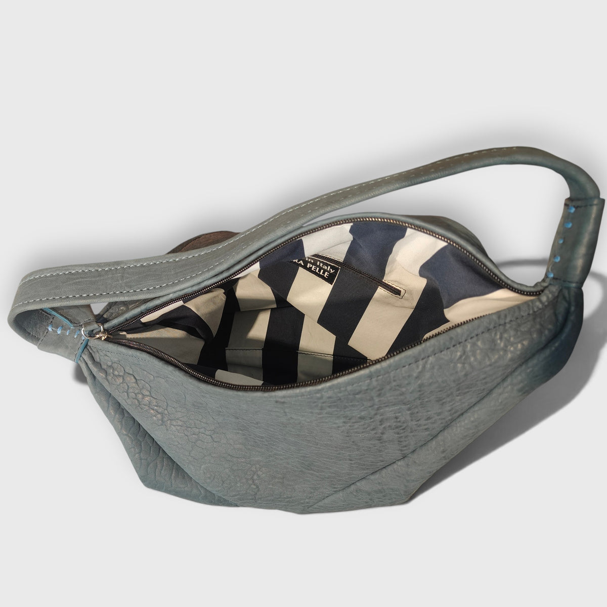 Pelletteria Pelle Nuda Milano, Vera pelle Italiana, Negozio borse donna, Arisa piccola blu