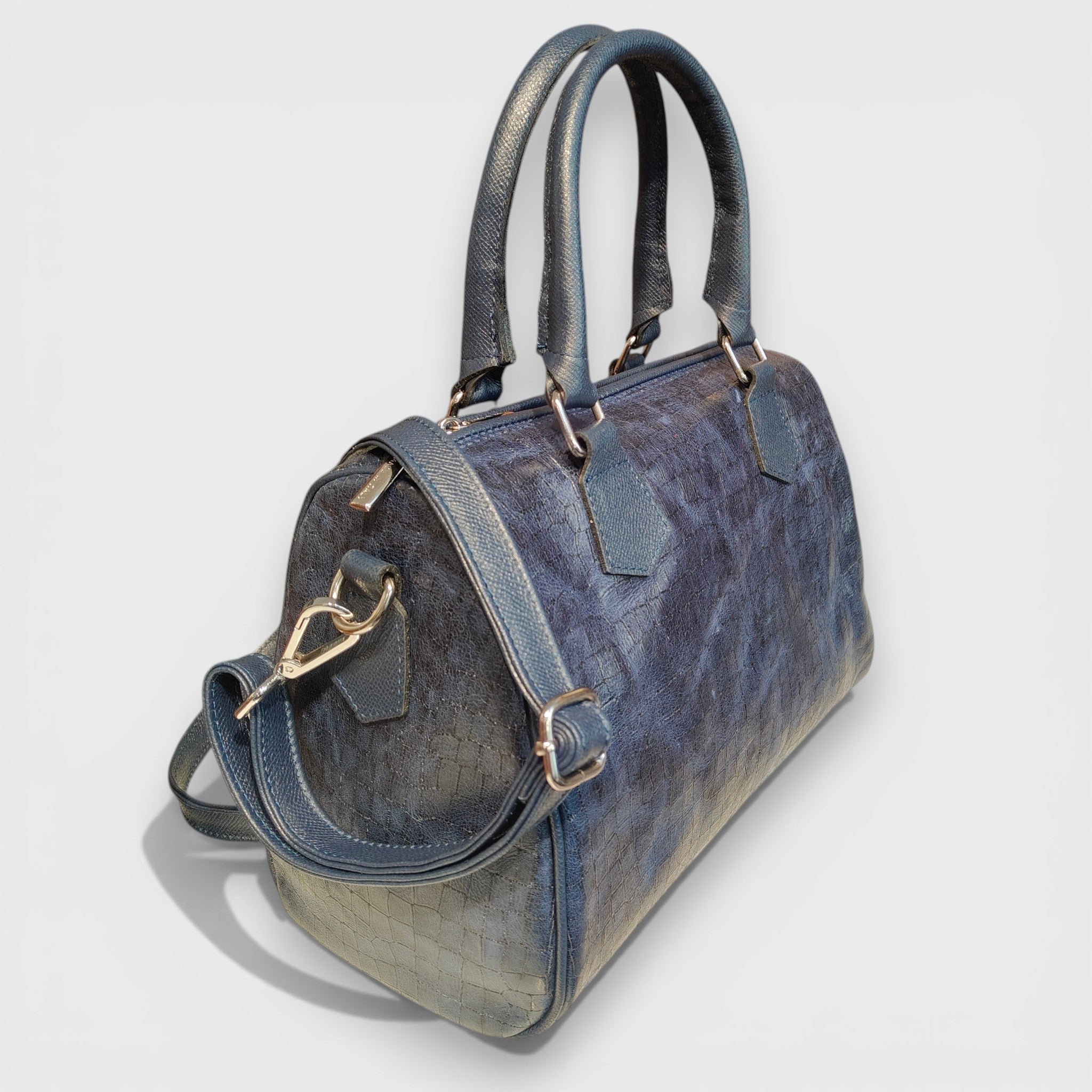 Pelletteria Pelle Nuda Milano, Artigianato Italiano, Vero pelle, Negozio borse donna, Baule medio blu