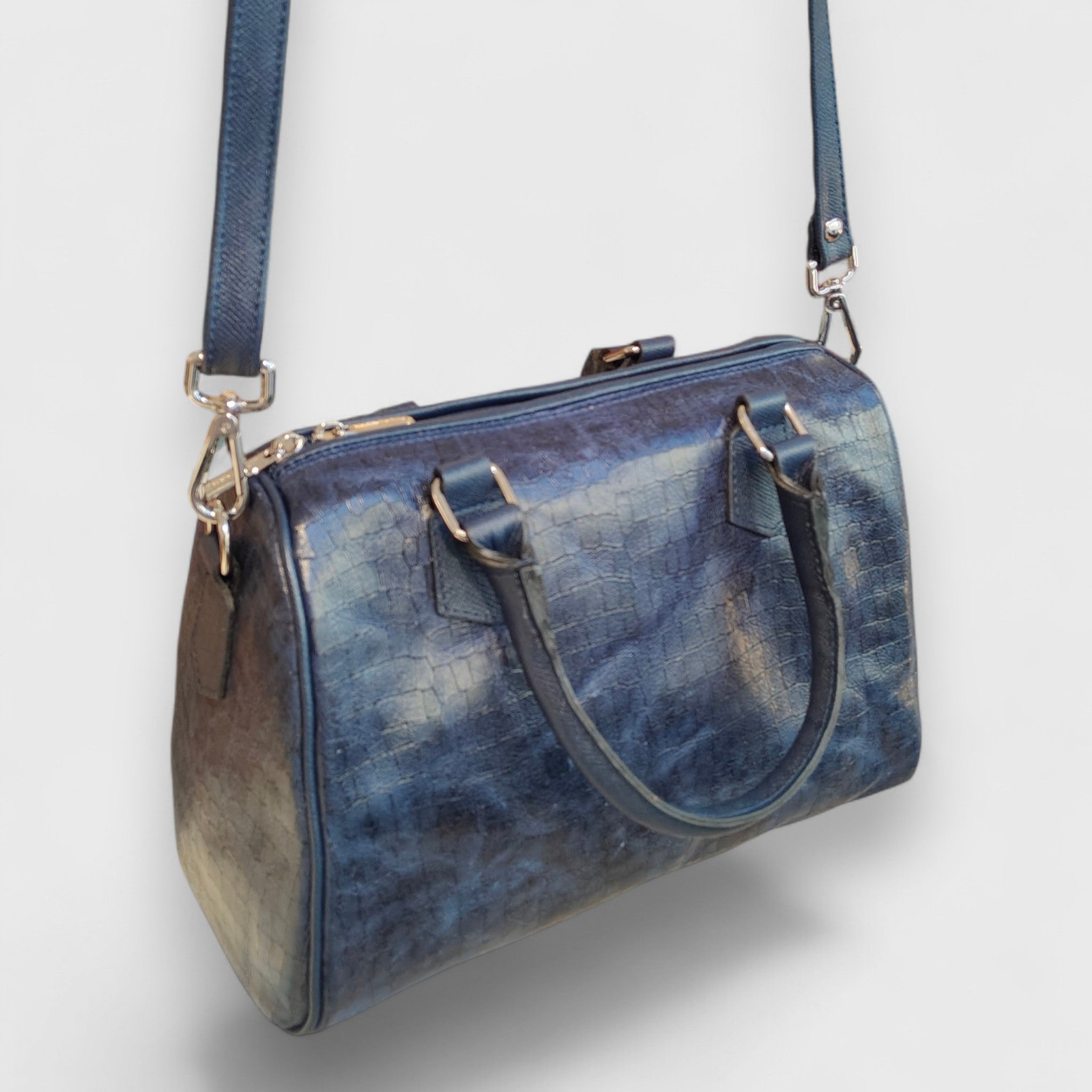 Pelletteria Pelle Nuda Milano, Artigianato Italiano, Vero pelle, Negozio borse donna, Baule medio blu