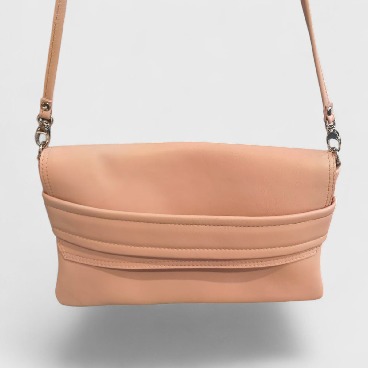 Pelletteria Pelle Nuda Milano, Vera pelle italiana, Negozio borse donna, Bea cipria