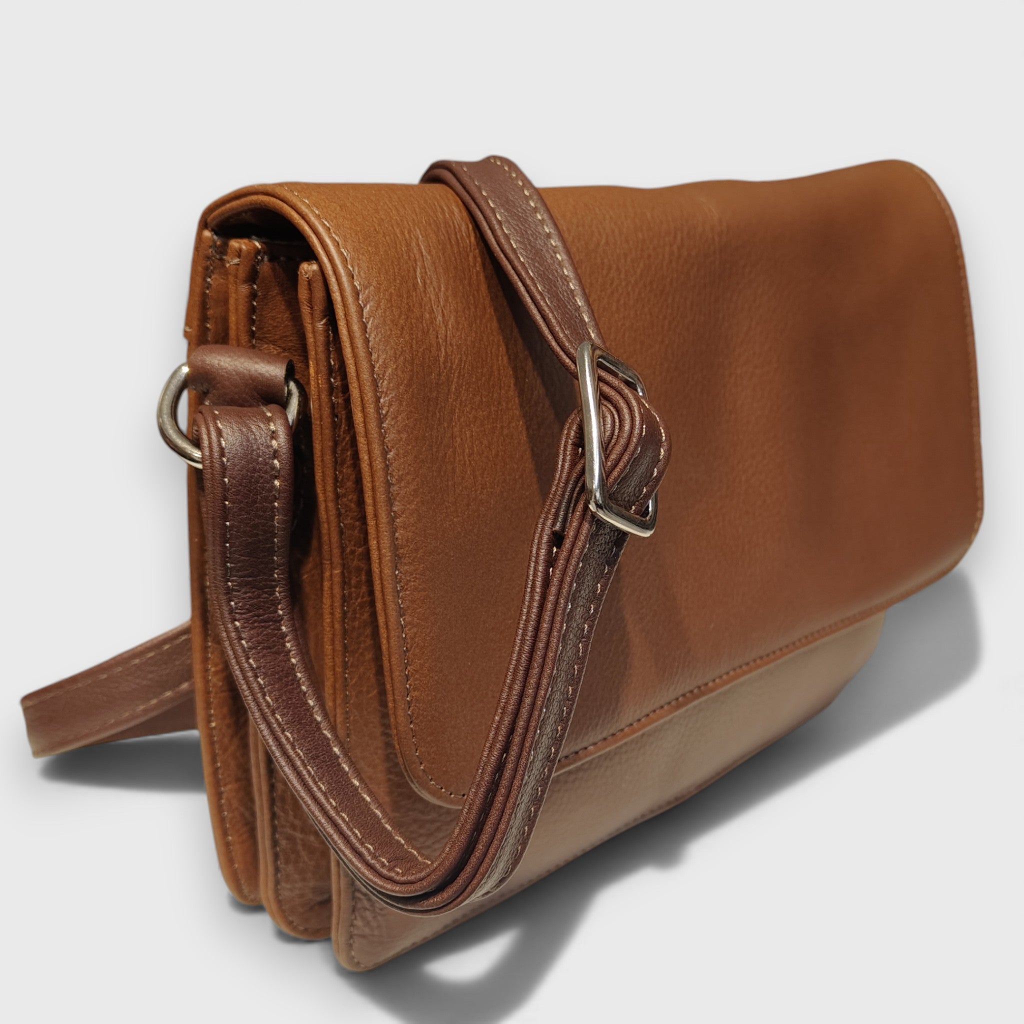 Pelletteria Pelle Nuda Milano, Artigianato Italiano, Vera pelle, Negozio borse donna, Big Tre soffietti marrone