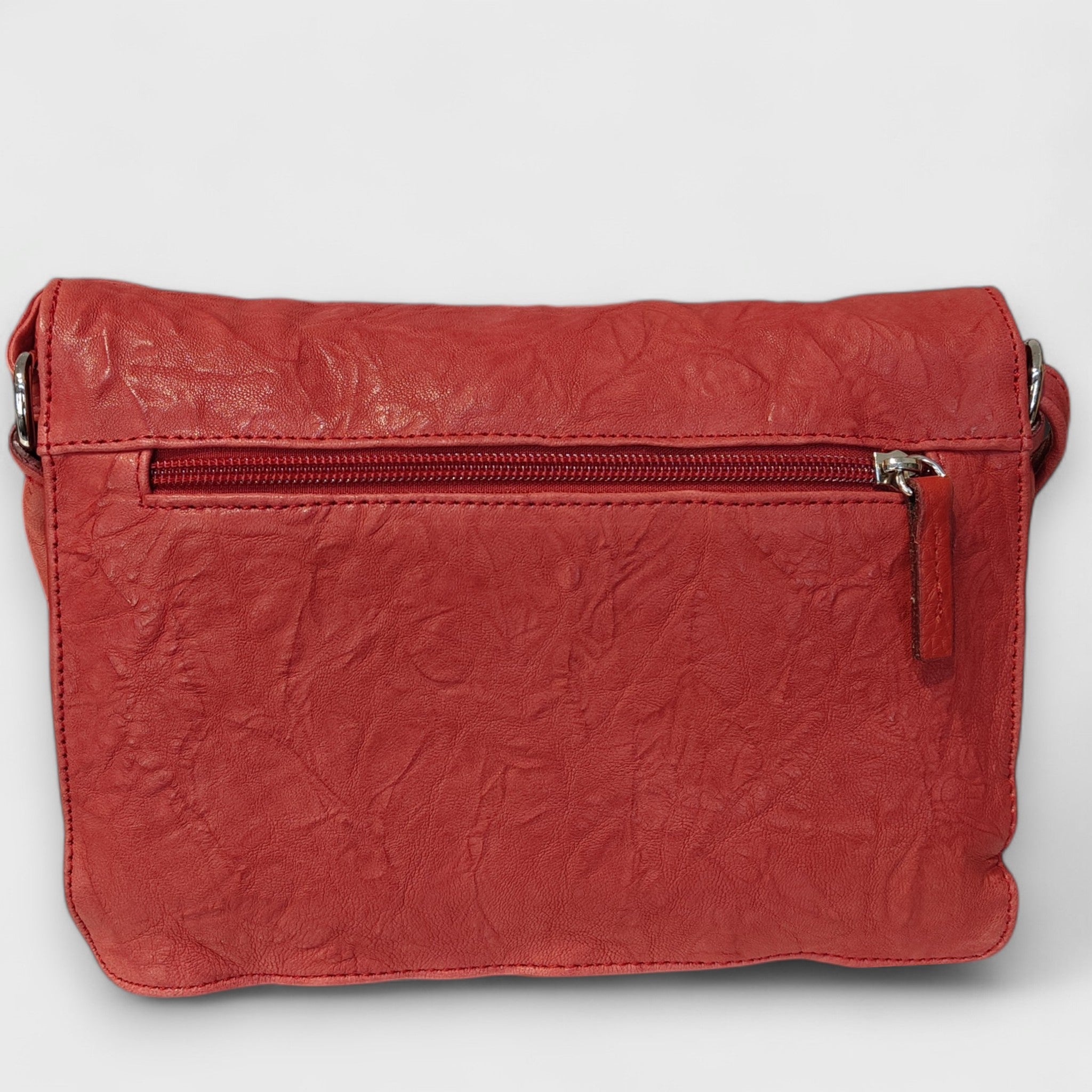 Pelletteria Pelle Nuda Milano, Artigianato Italiano, Vera pelle, Negozio borse donna, Big tre soffietti rosso