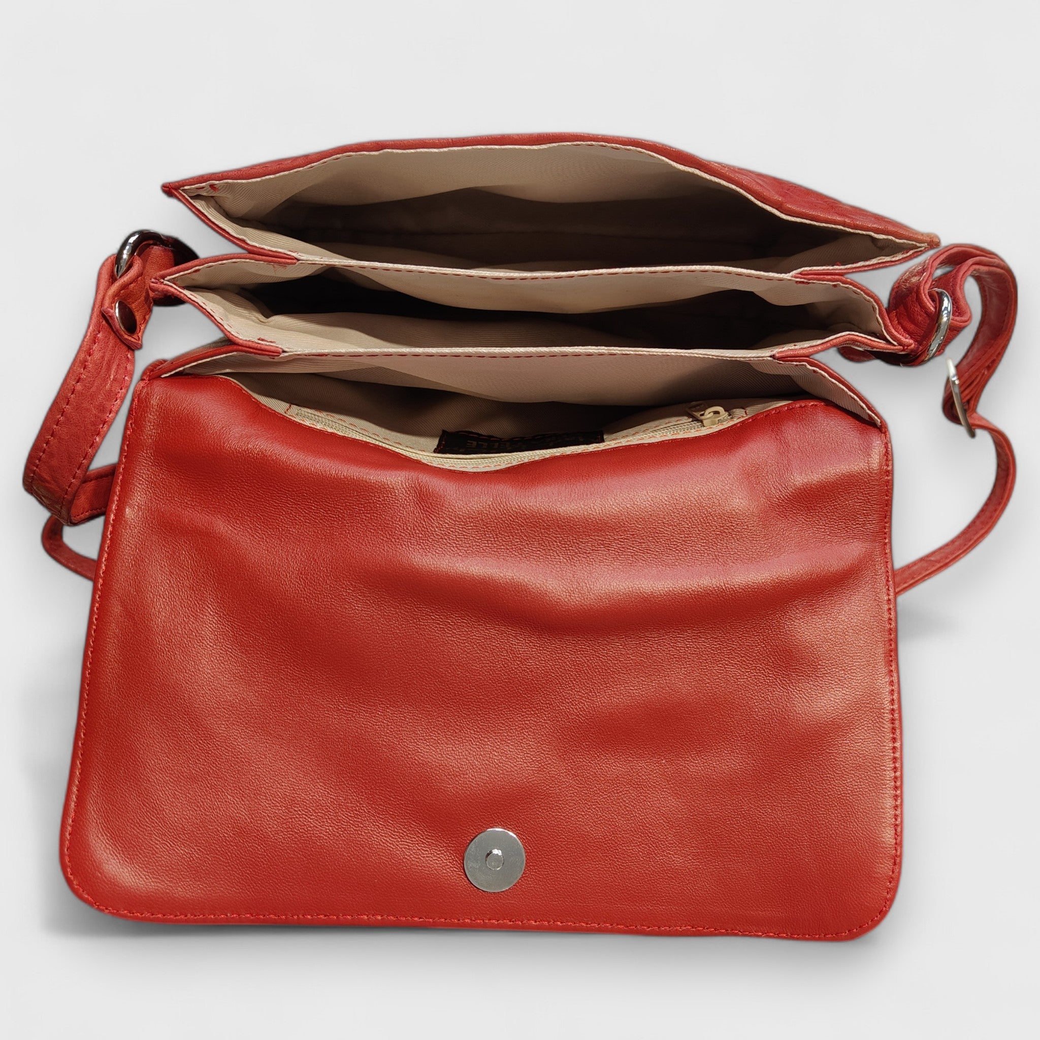 Pelletteria Pelle Nuda Milano, Artigianato Italiano, Vera pelle, Negozio borse donna, Big tre soffietti rosso