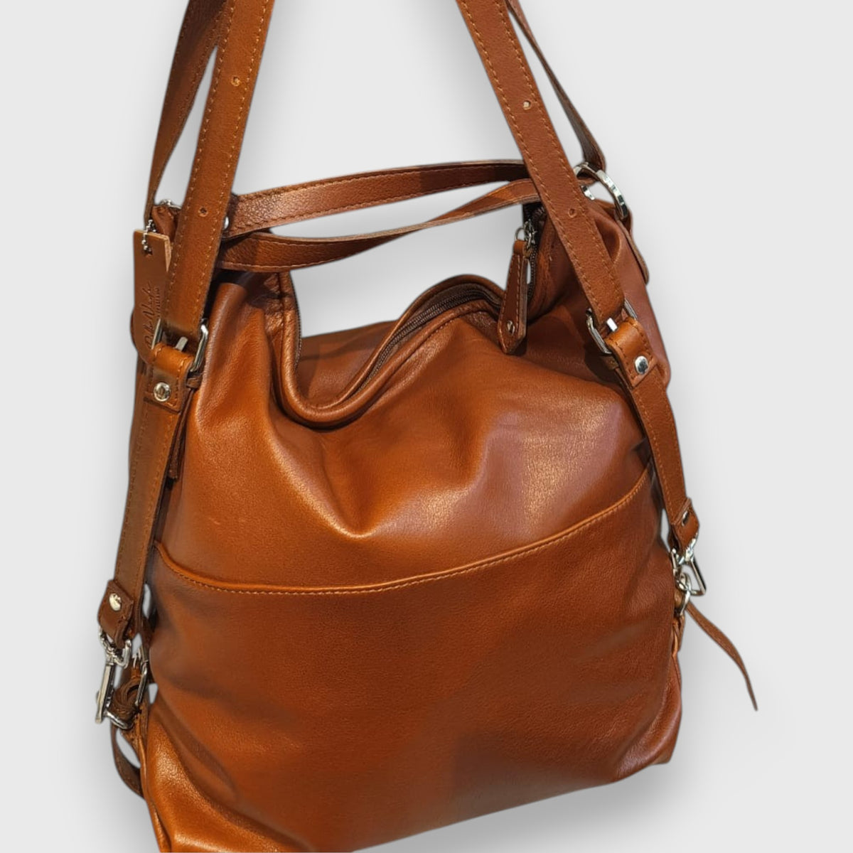 Pelletteria Pelle Nuda Milano, Vera pelle italiana, Negozio borse donna, Borsa zaino marrone