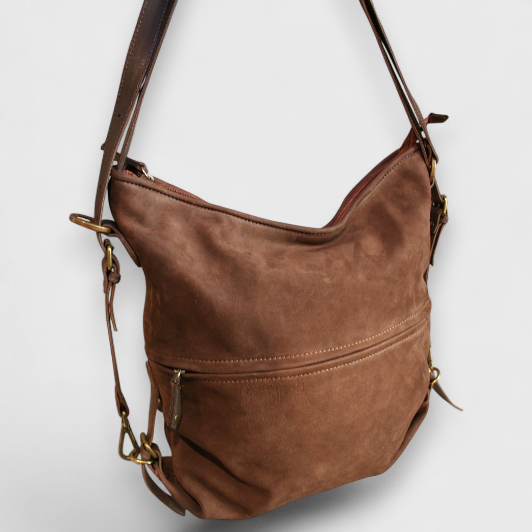 Pelletteria Pelle Nuda Milano, Artigianato Italiano, Vera pelle, Negozio borse donna, Borsa Zaino nabuk