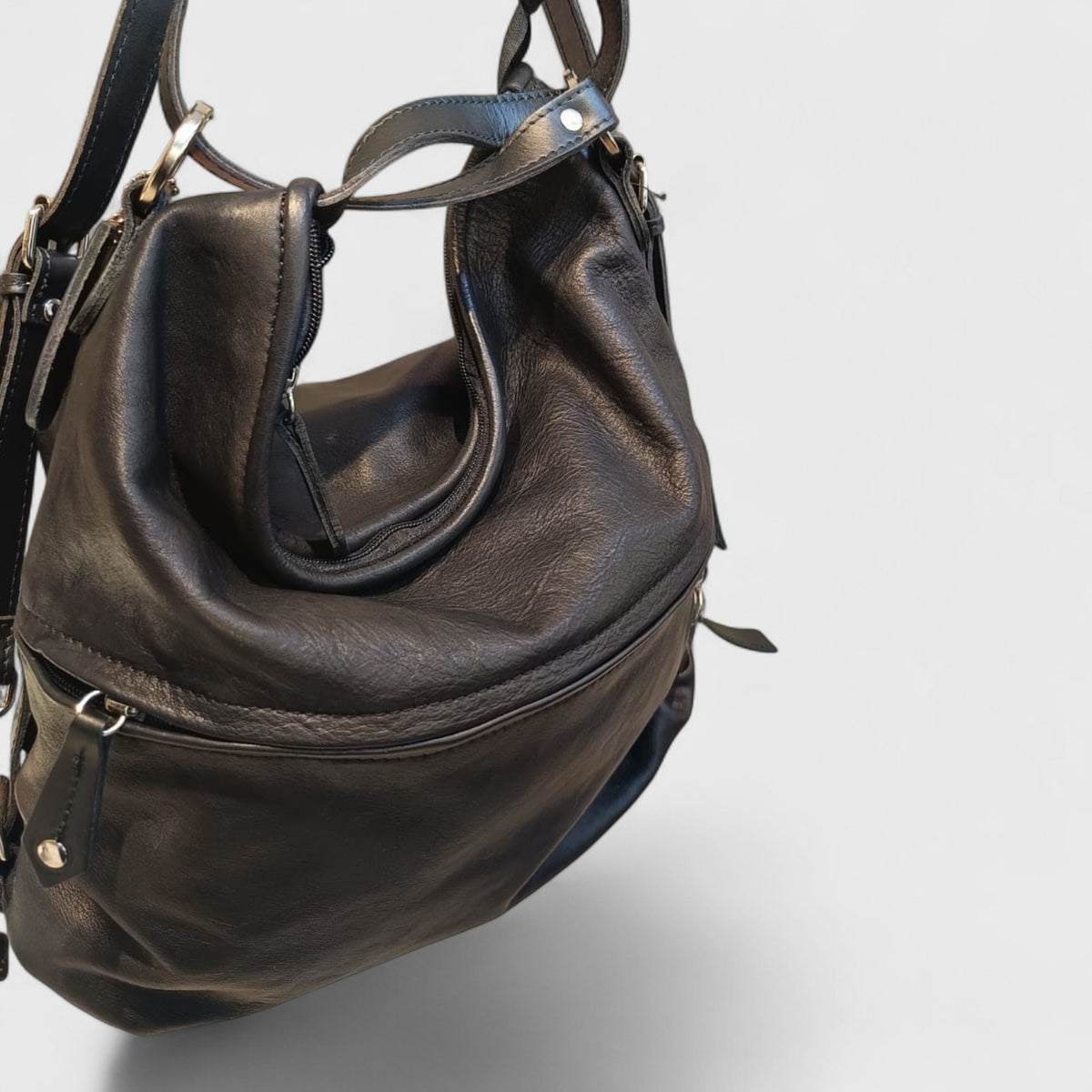 Pelletteria Pelle Nuda Milano, Vera pelle italiana, Negozio borse donna, Borsa zaino nero