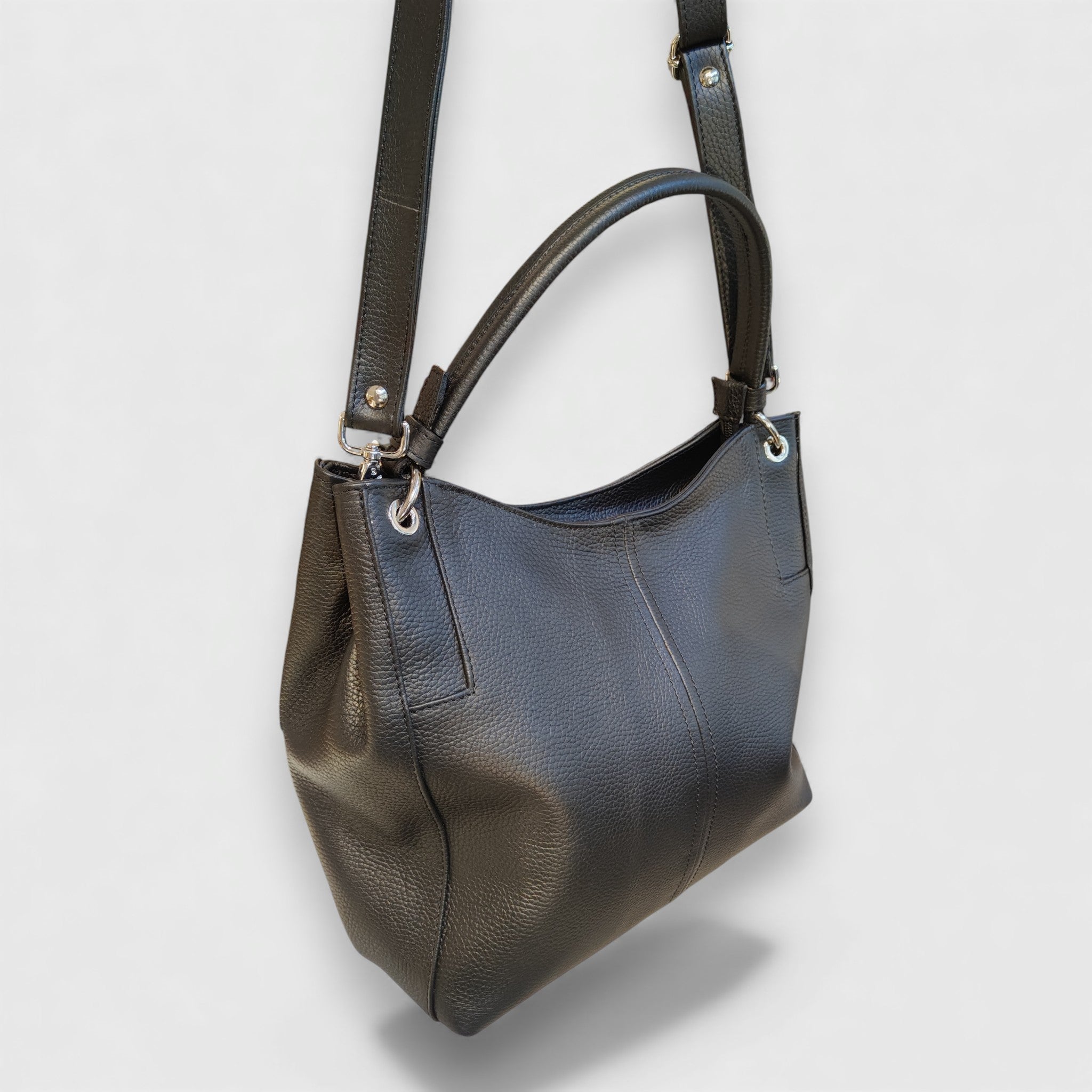 Pelletteria Pelle Nuda Milano, Artigianato Italiano, Vera pelle, Negozio borse donna, Cris nera