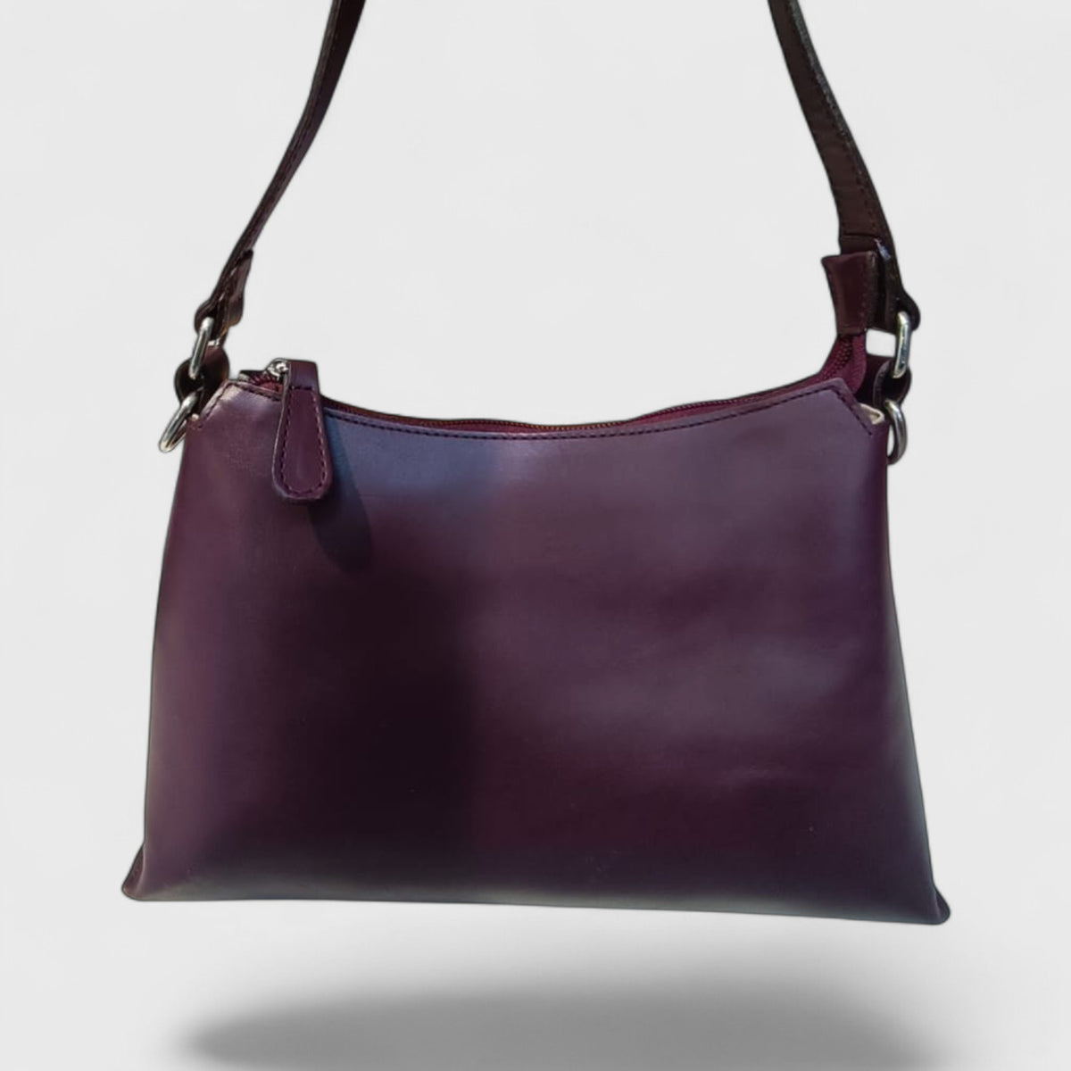 Pelletteria Pelle Nuda Milano, Vera pelle Italiana, Negozio borde donna, Isotta bordeaux