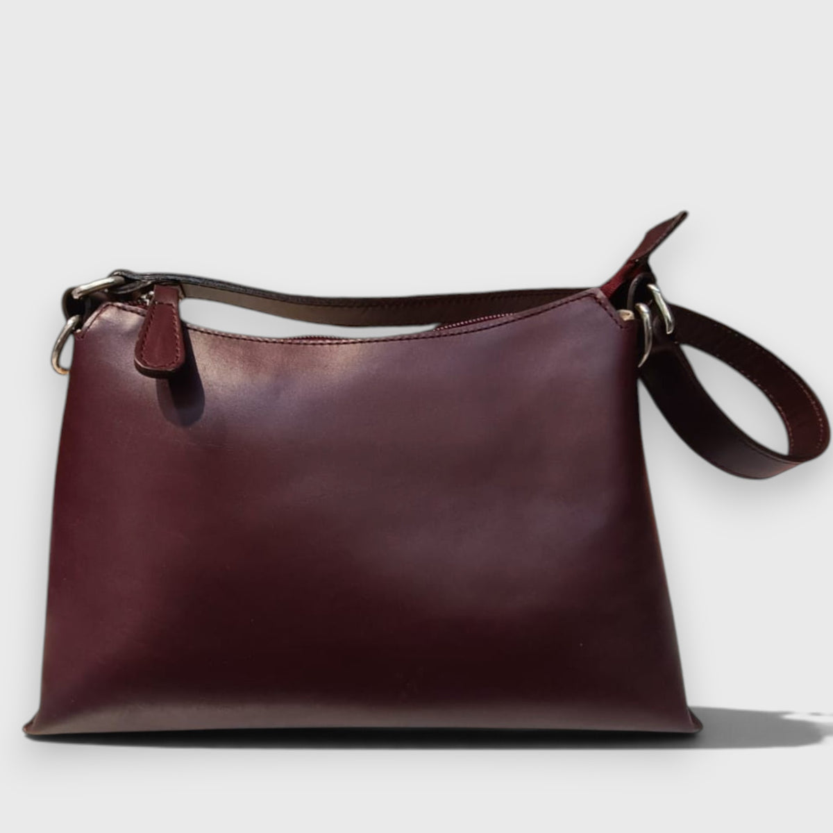 Pelletteria Pelle Nuda Milano, Vera pelle Italiana, Negozio borde donna, Isotta bordeaux