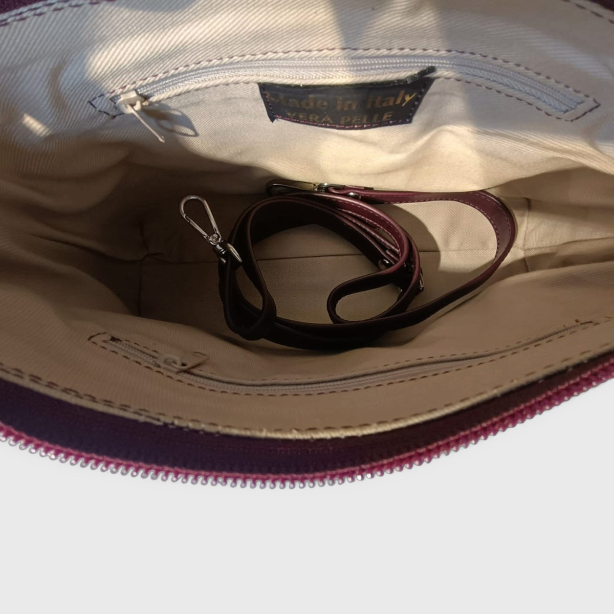Pelletteria Pelle Nuda Milano, Vera pelle Italiana, Negozio borde donna, Isotta bordeaux