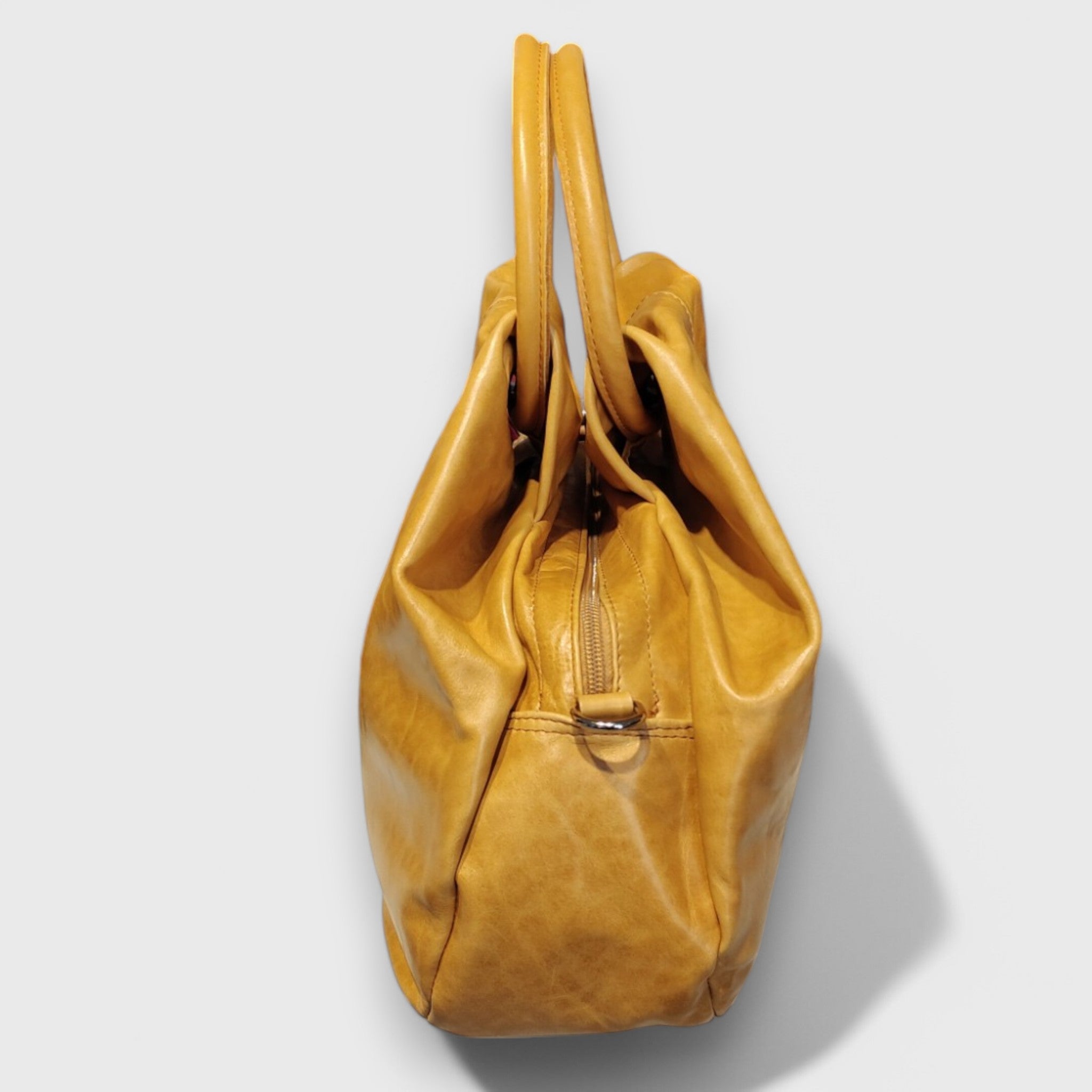 Pelletteria Pelle Nuda Milano, Artigianato Italiano, Vera pelle, Negozio borse donna, Frida giallo
