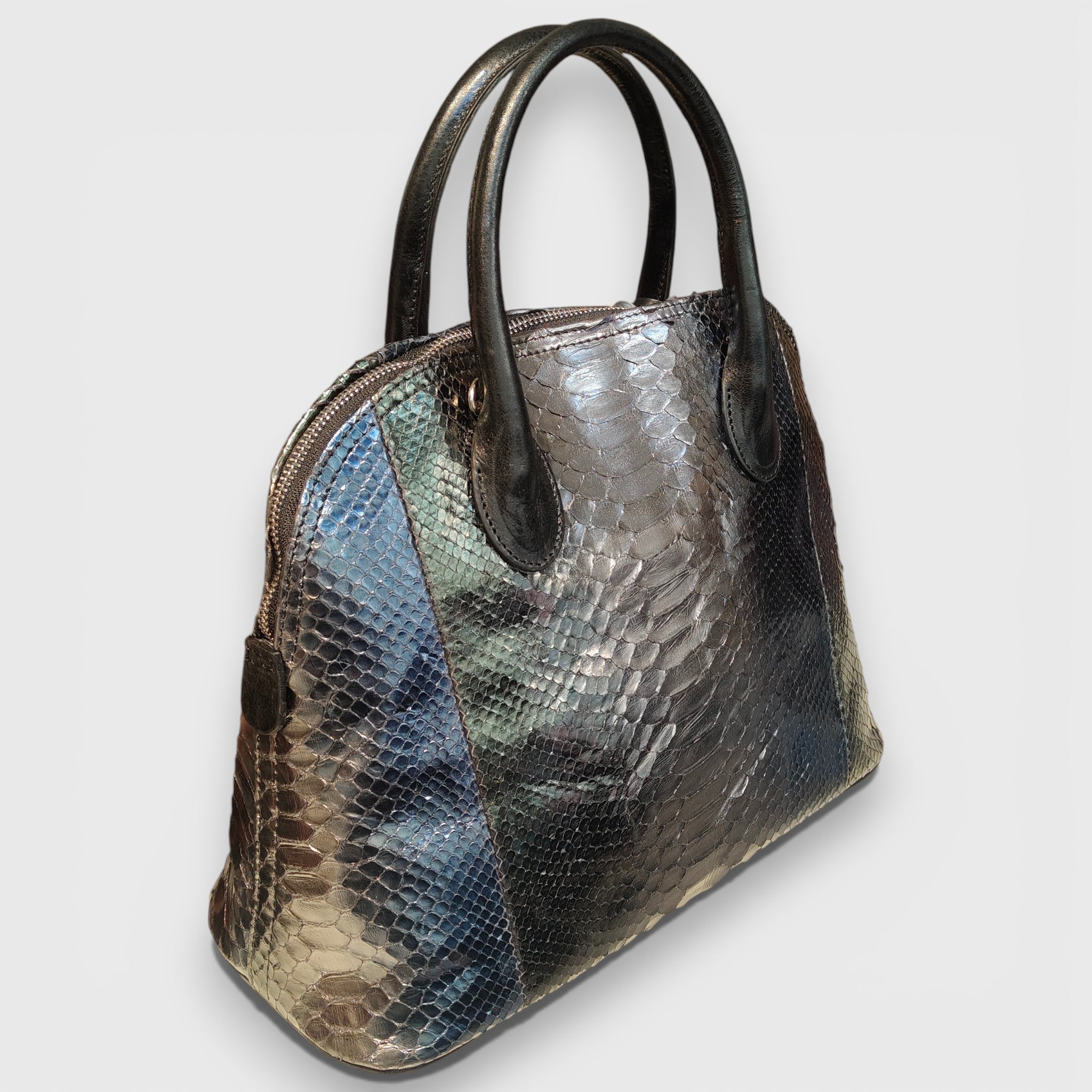 Pelletteria Pelle Nuda Milano, Artigianato Italiano, Vera pelle, Negoio borse donna, Ginevra blu verde