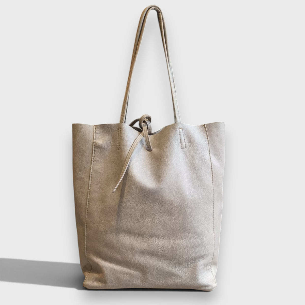 Pelletteria Pelle Nuda Milano, Vera pelle Italiana, Negozio borse donna, Giulia grigio perla