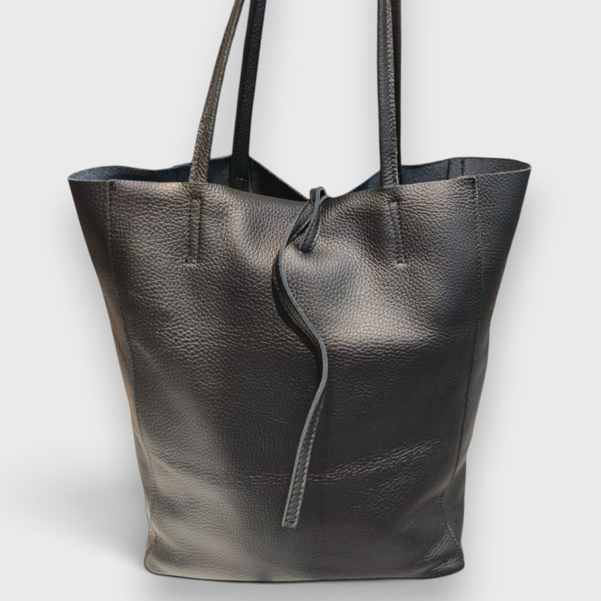 Pelletteria Pelle Nuda Milano, Vera pelle italiana, Negozio borse donna, Giulia nero