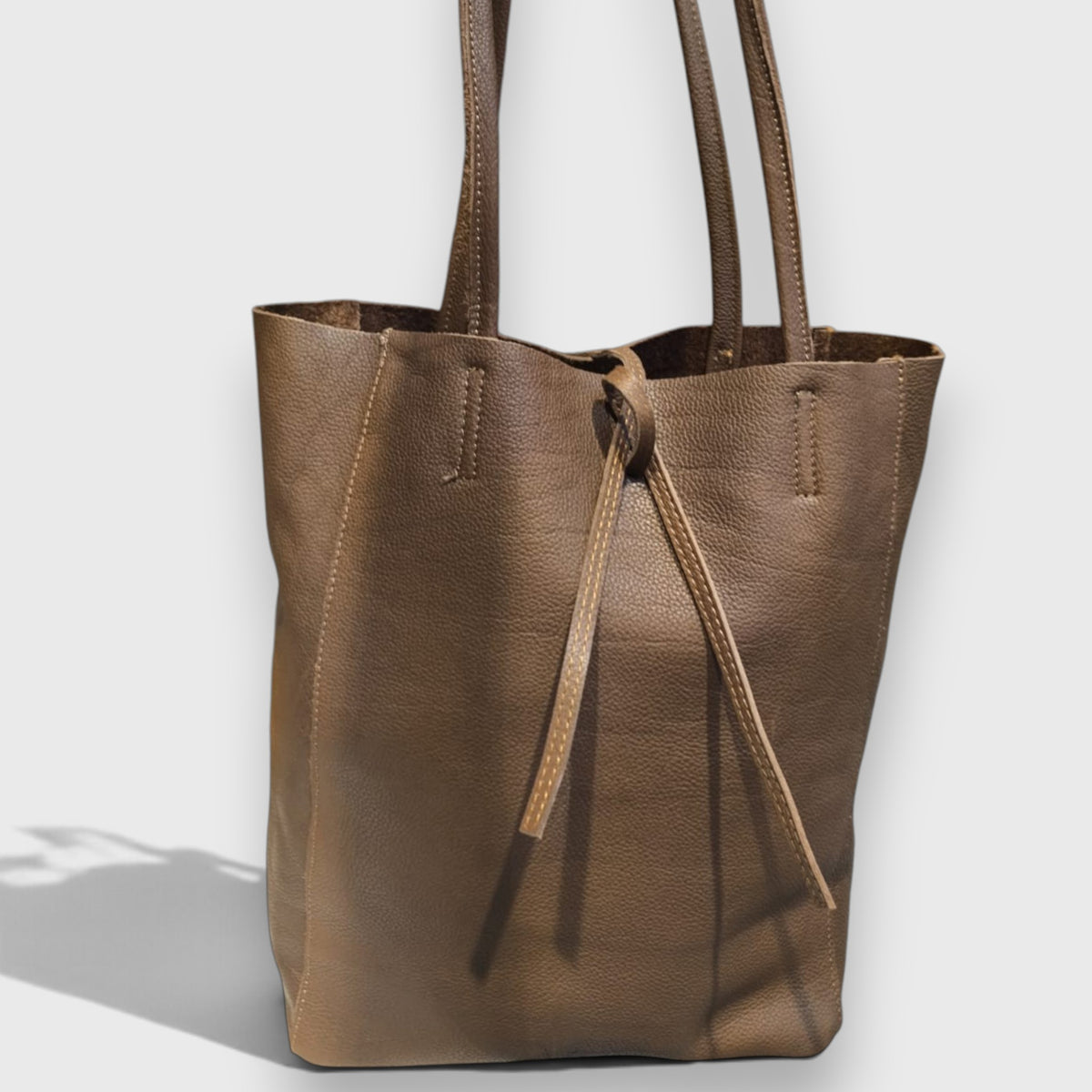 Pelletteria Pelle Nuda Milano, Vera pelle italiana, Negozio borse donna, Giulia marrone