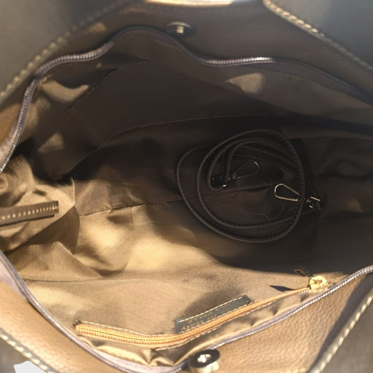 Pelletteria Pelle Nuda Milano, vera pelle italiana, Negozio borse donna, Greta marrone