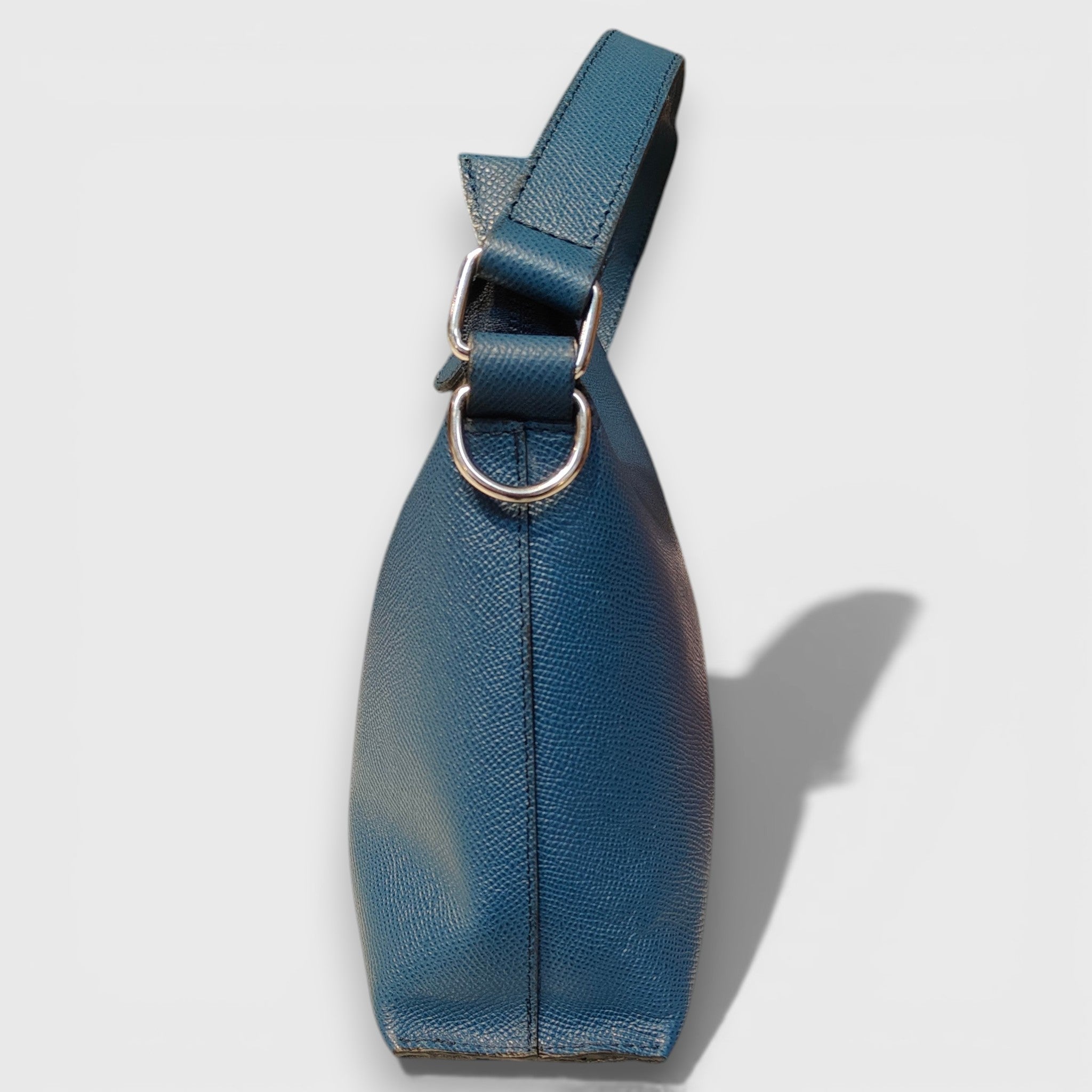 Pelletteria Pelle Nuda Milano, Artigianato Italiano, Vera Pelle, Negozio borse donna, Isotta blu