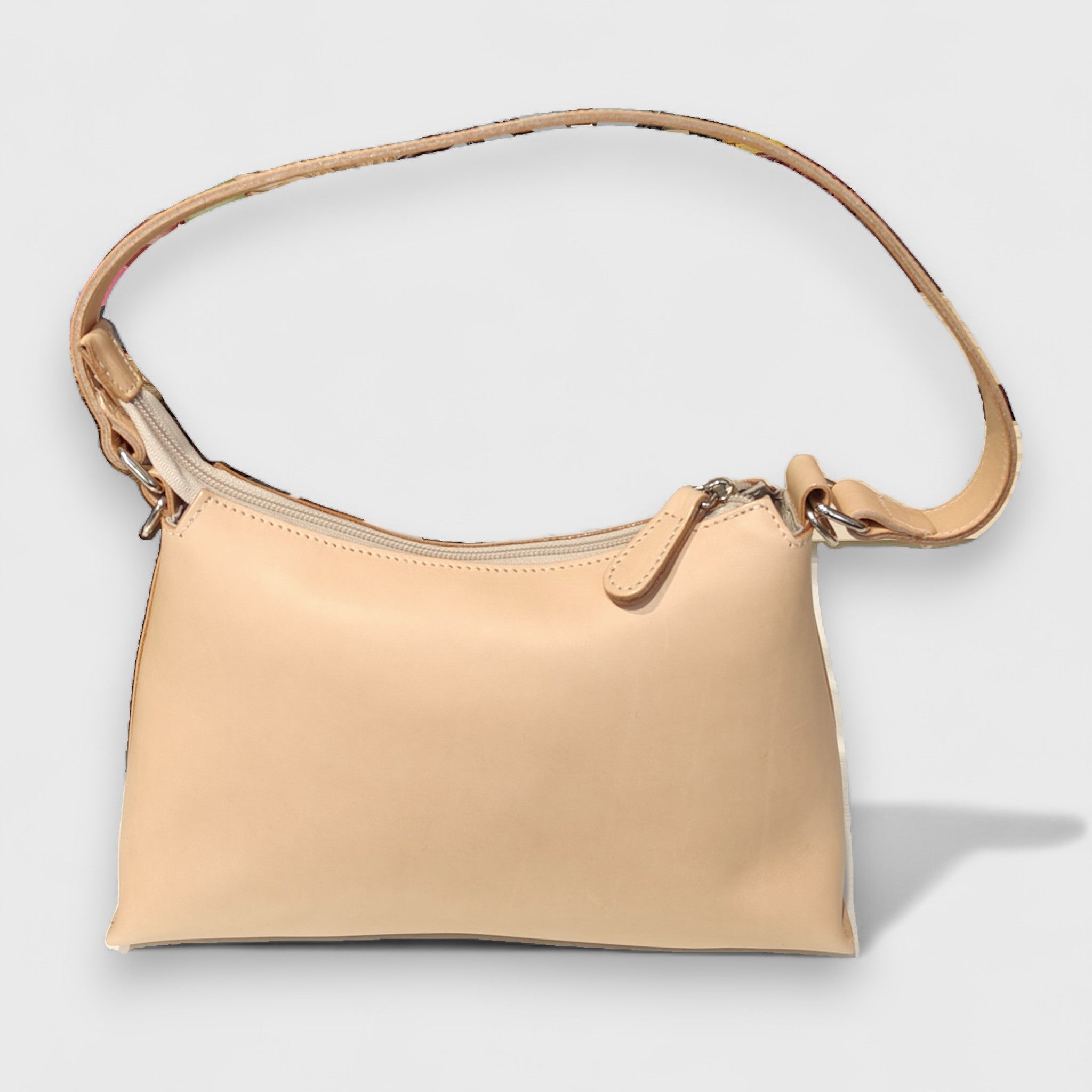 Pelletteria Pelle Nuda Milano, Artigianato italiano, Vera pelle, Negozio borse donna, Isotta cipria